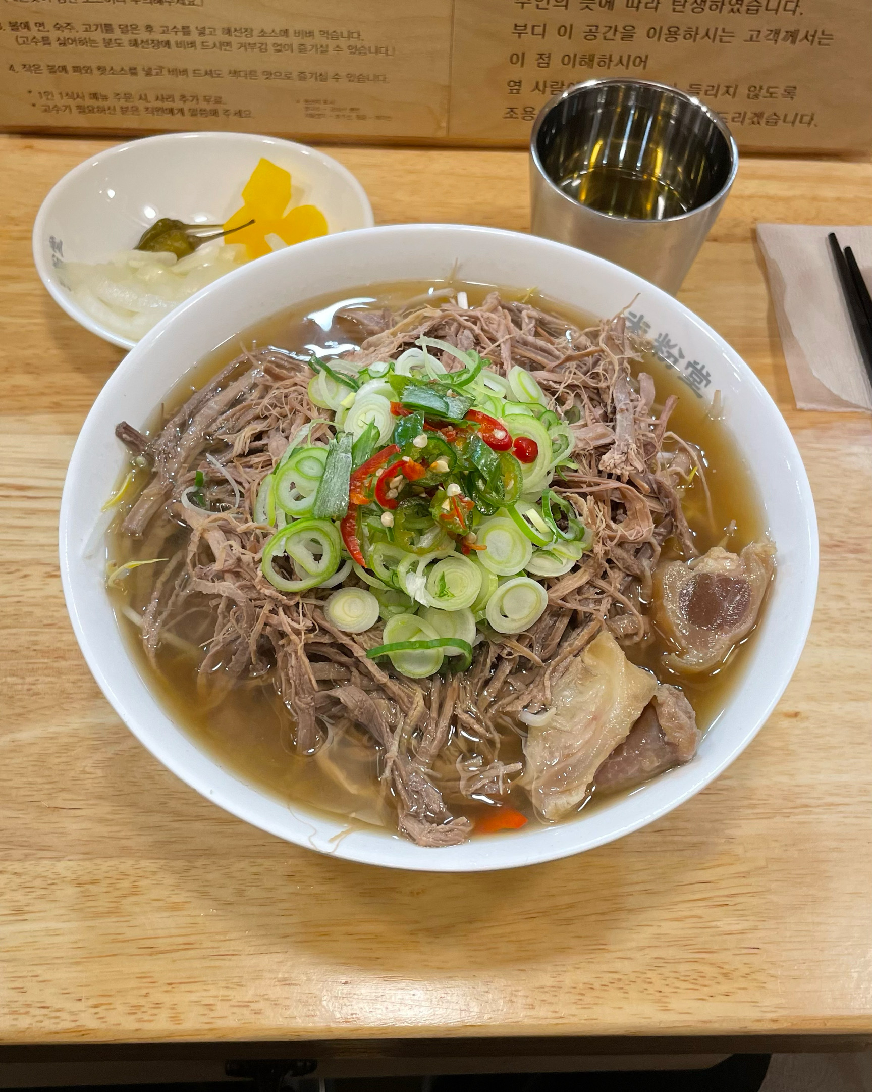 직원분들도 다들 너무 친절하시네요, 필요한 건 더 없는지 일일이 물어봐주시고 식사도 굉장히