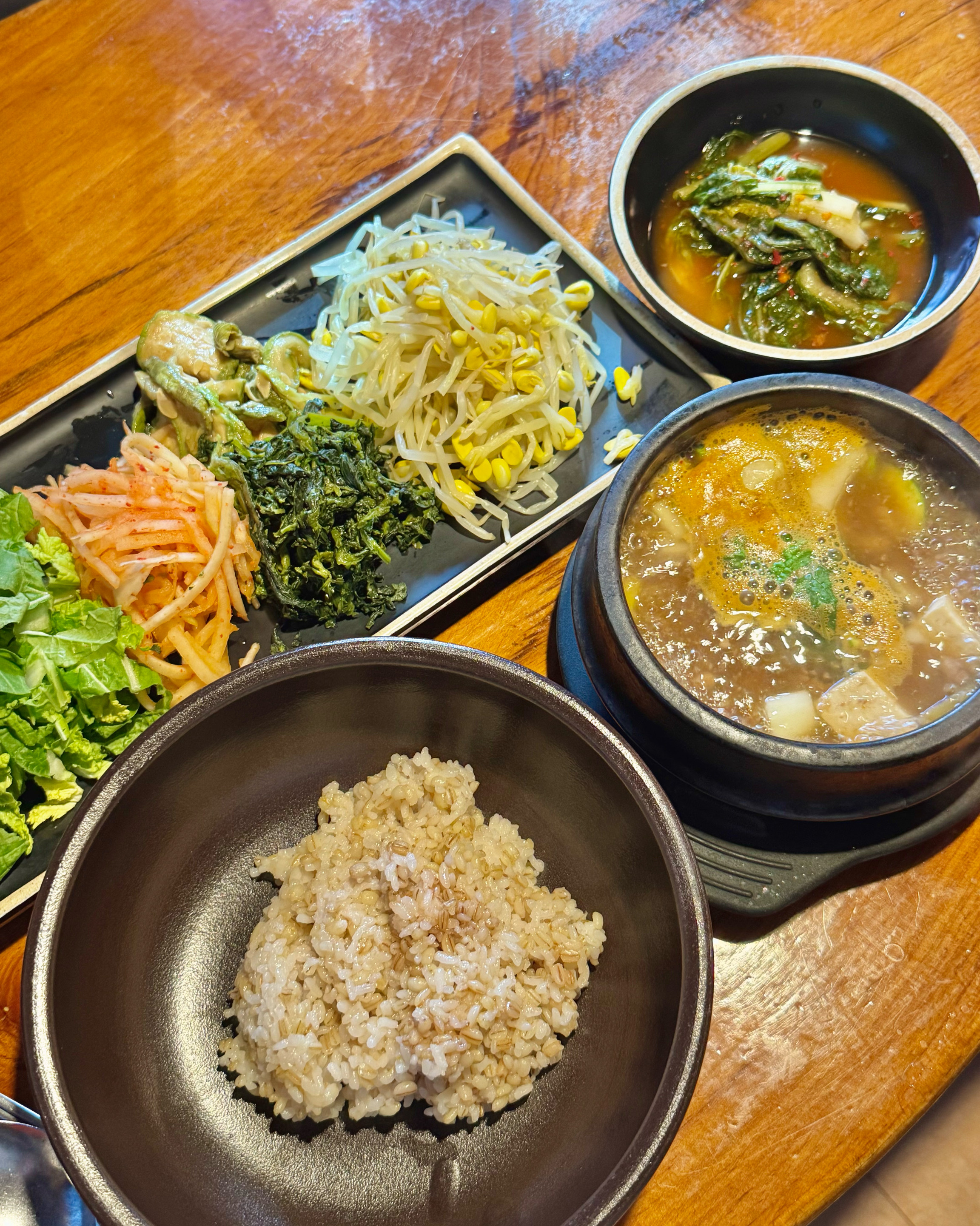
거여역식당 동촌 보리밥과 돈까스