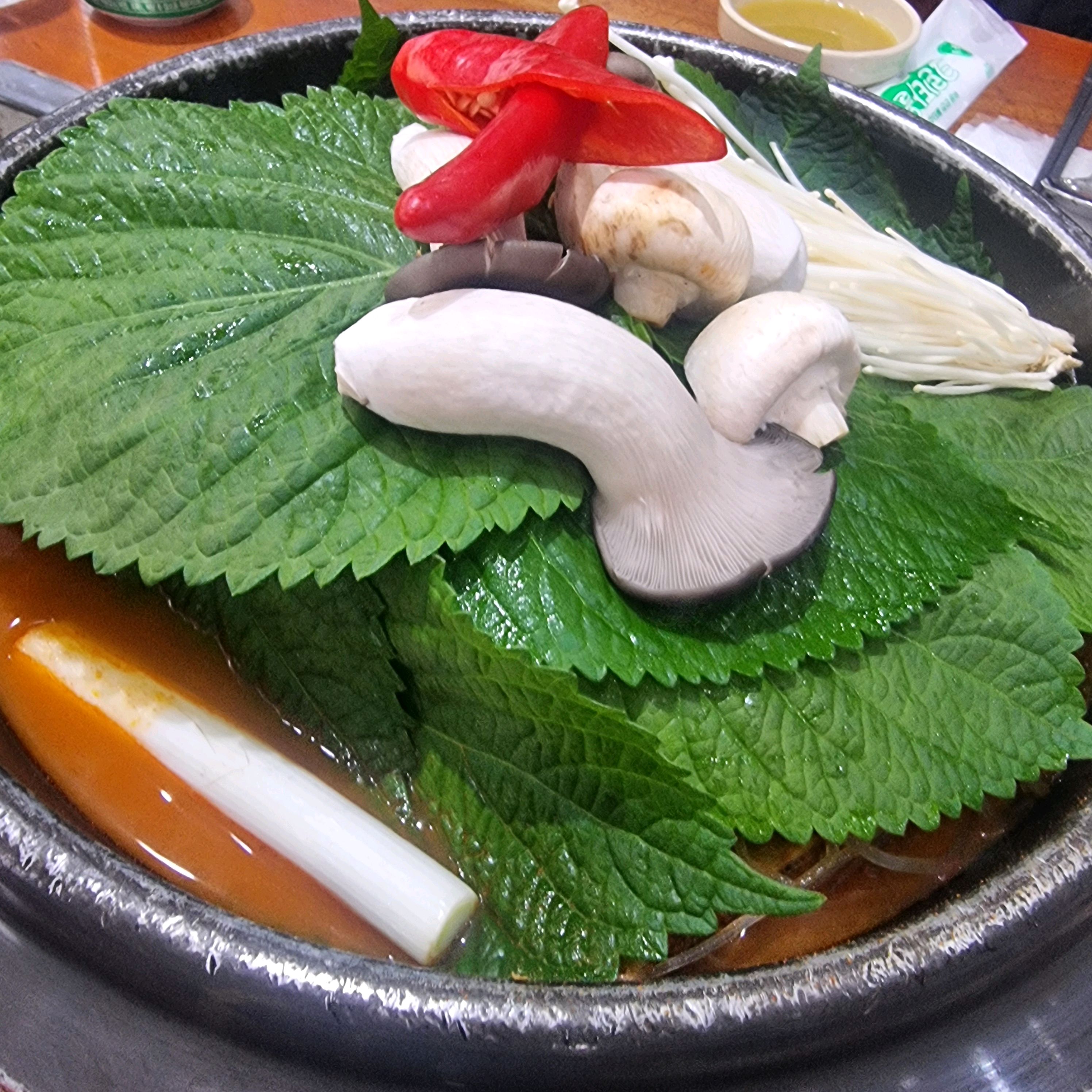 
봉화산역식당 한동길뼈다귀감자탕 신내본점