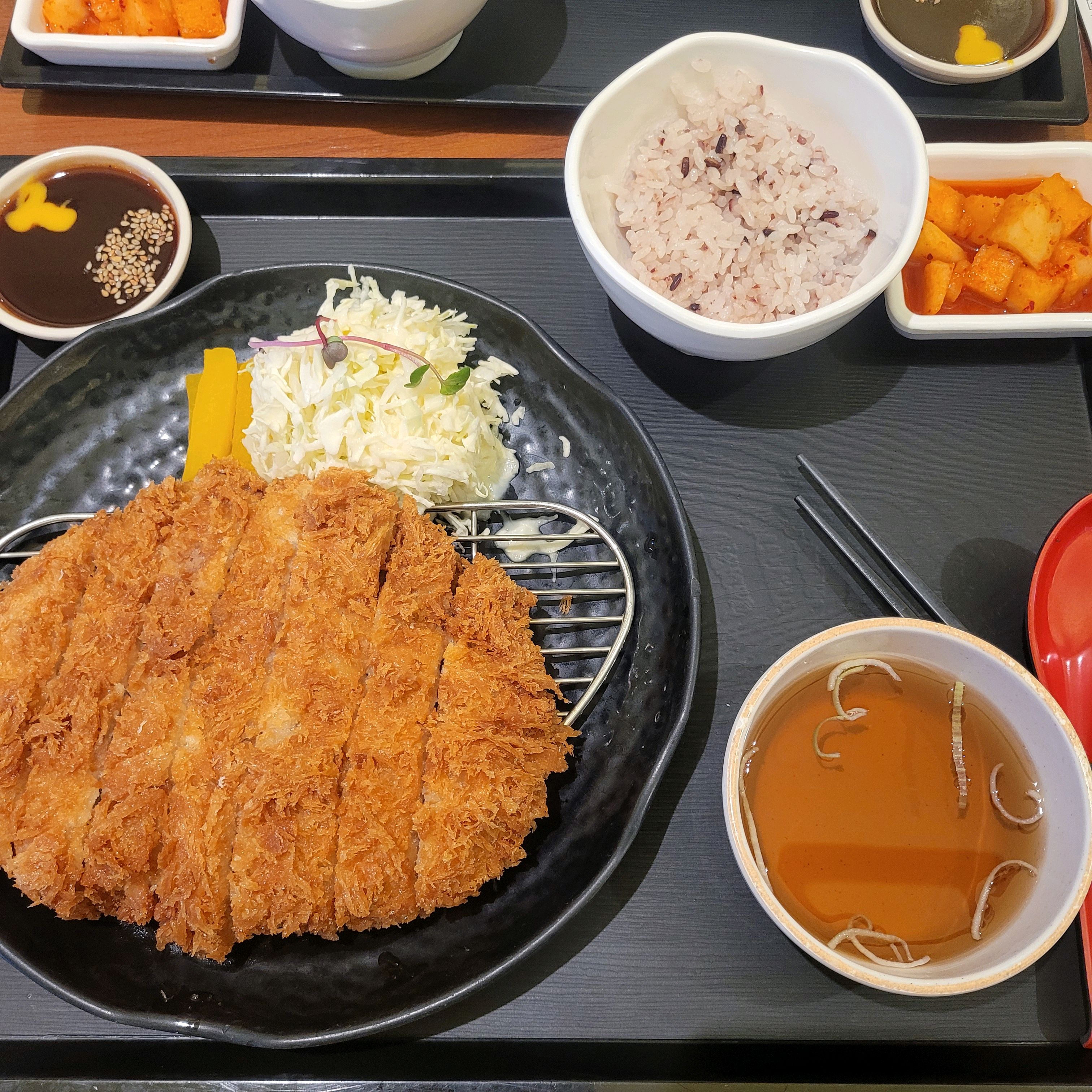 주말에는 꼭 일찍가야한다 대기많다 - 구미 금오산 맛집 홍익돈까스 구미금오산점
