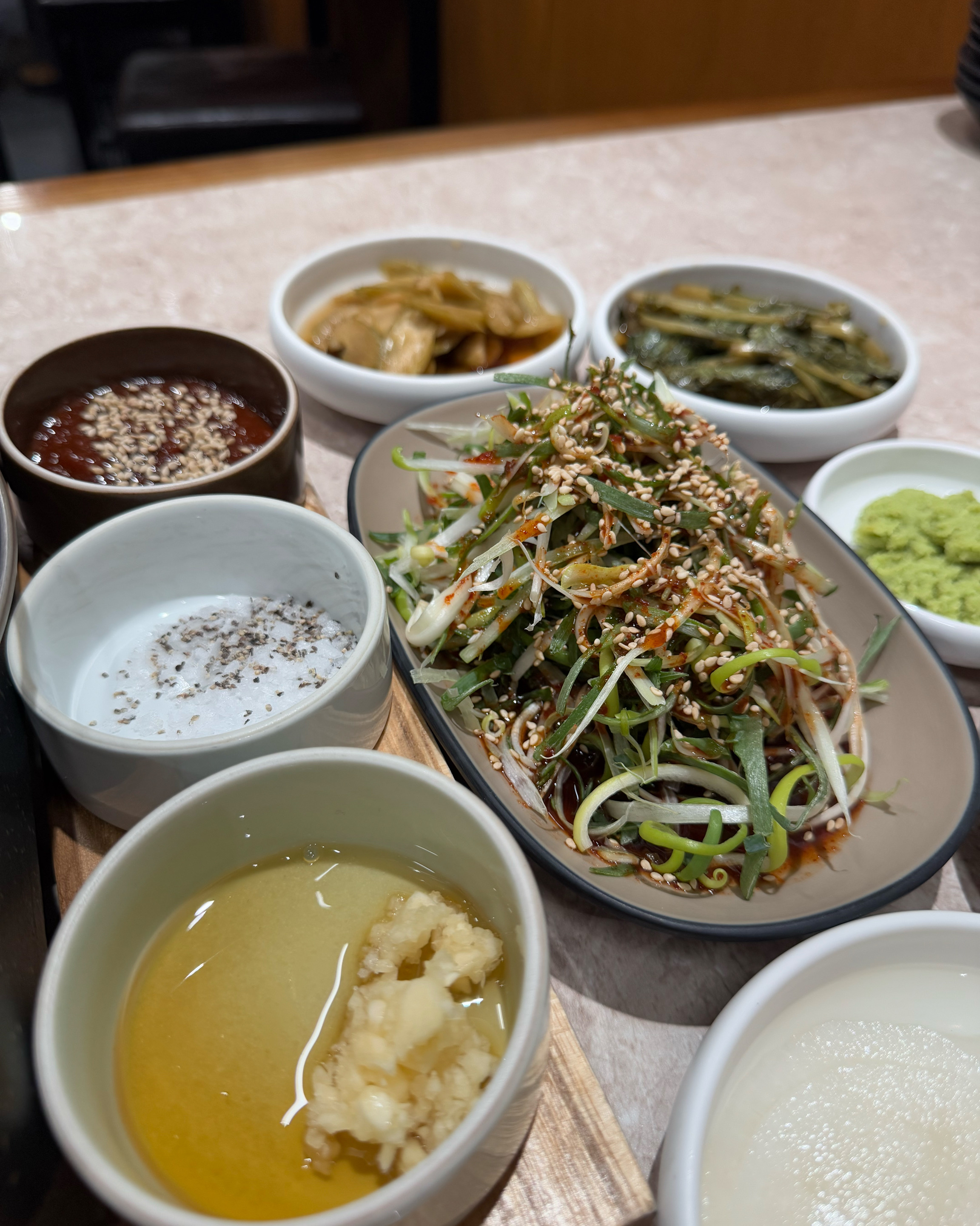 고기 너무 부드럽고 밑반찬 세상 깔끔하고 - 불당동 맛집 복돼지집