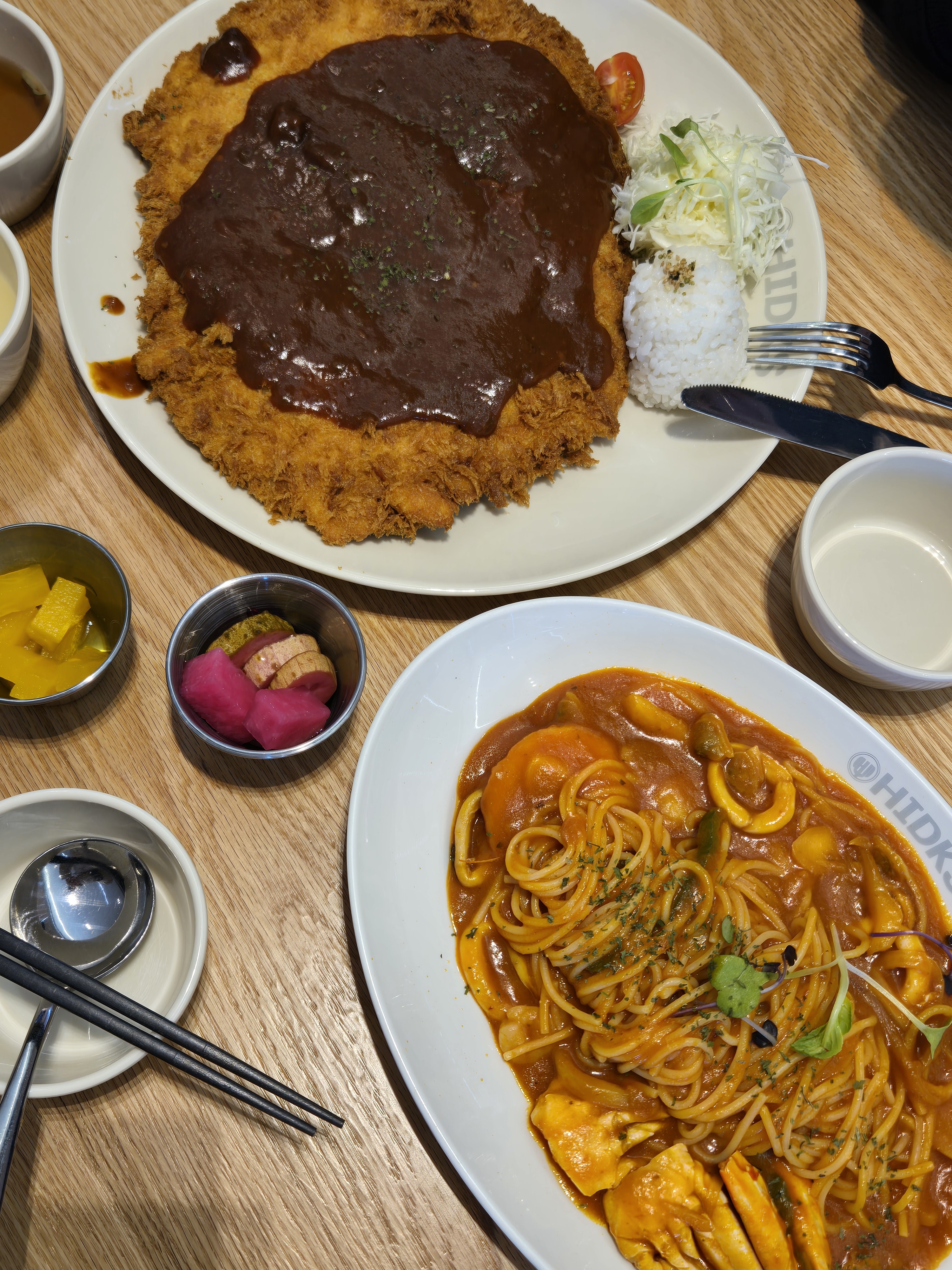 돈까스 소스가 적어요 더 넉넉하게 부탁드려요 - 영천 맛집 홍익돈까스 영천점