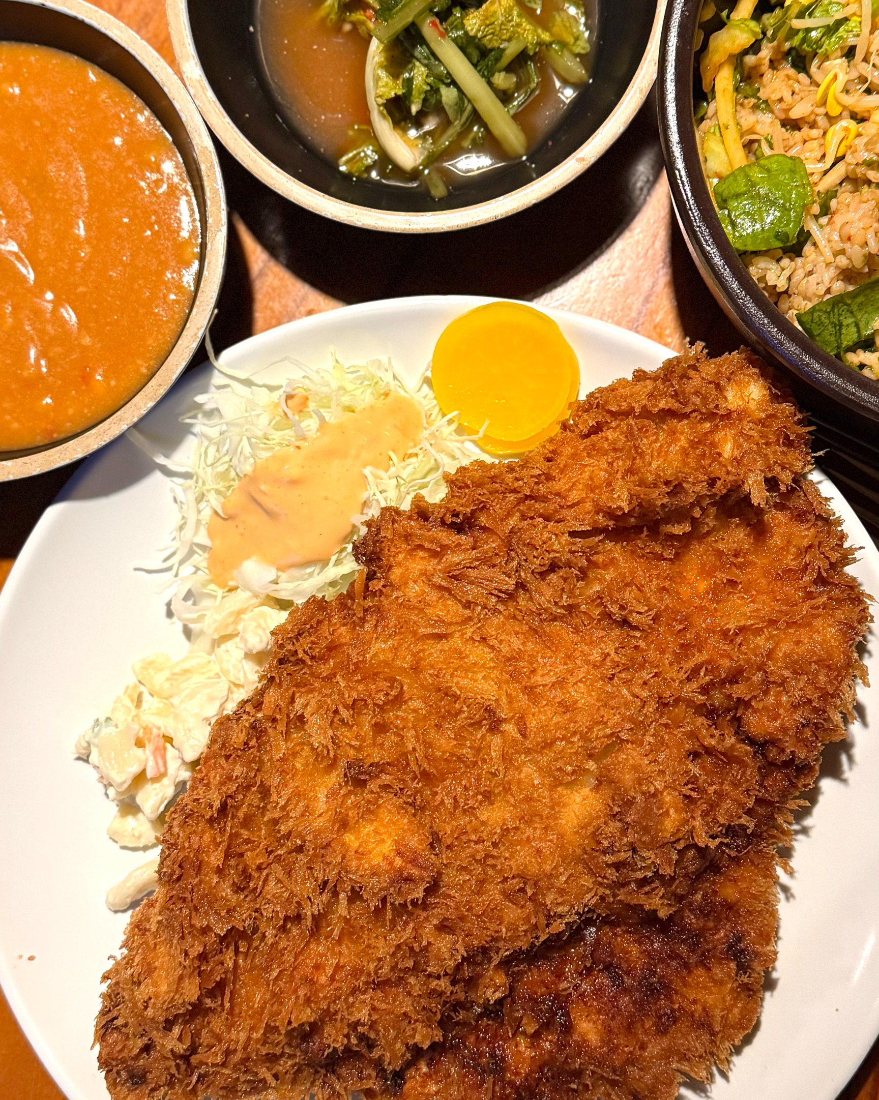
거여역식당 동촌 보리밥과 돈까스