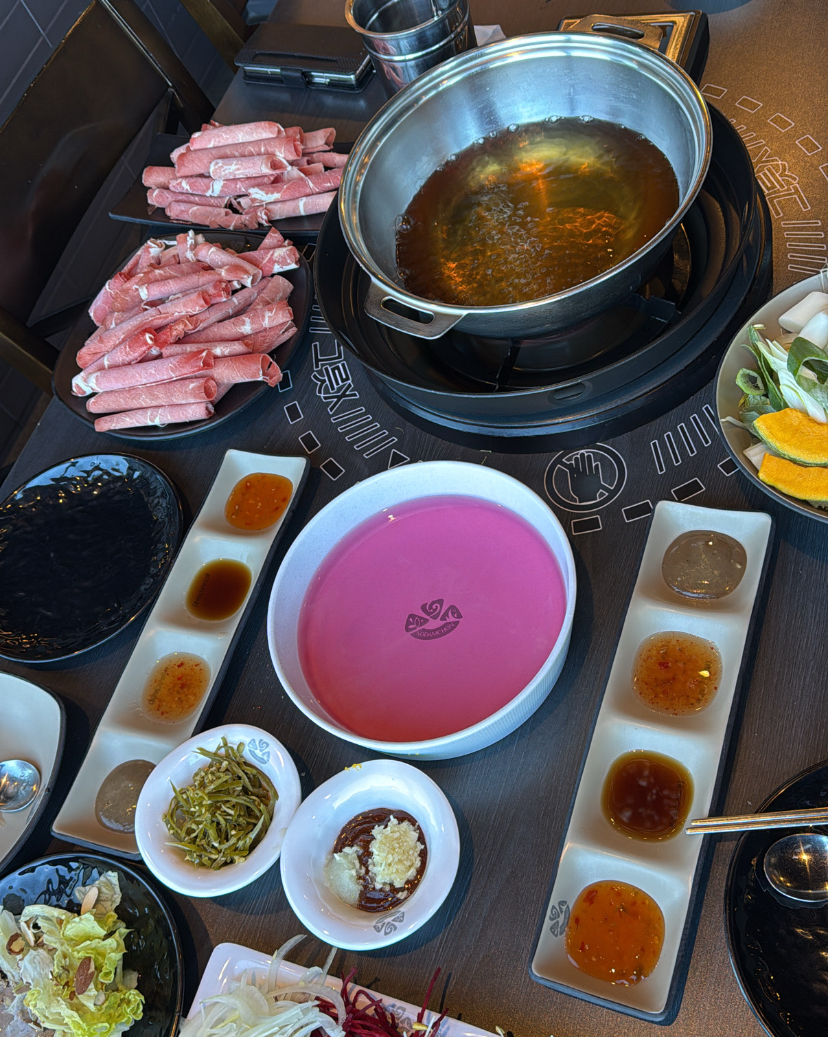 웨이팅 없이 입장했는데 뷰 좋은 자리에 딱 앉았어요 - 호매실 맛집 소담촌 수원호매실점