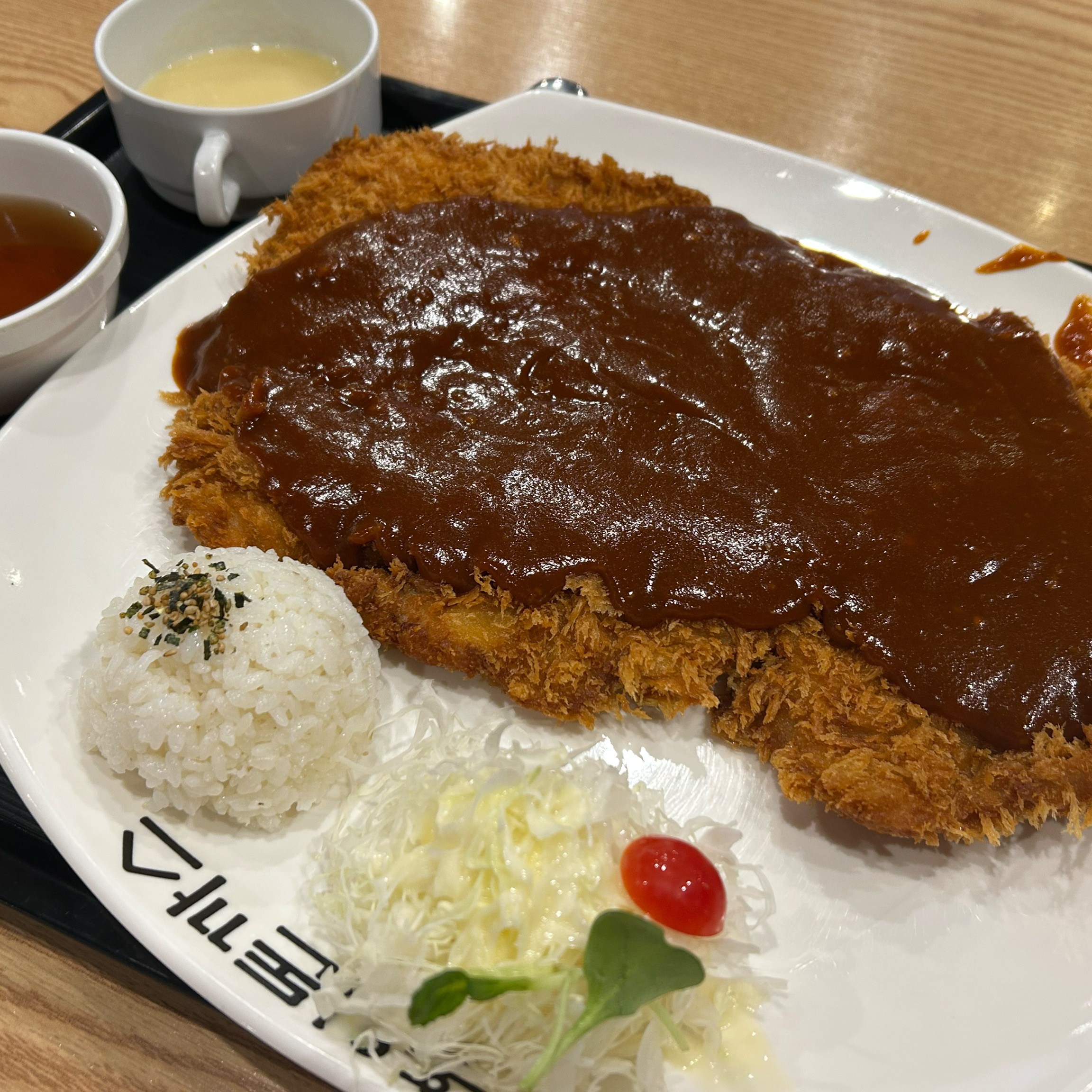 양 정말 많고 맛있어요! 주차하는 것도 편하고 가볍게 나들이 간 김에 외식하기 좋은 곳이에