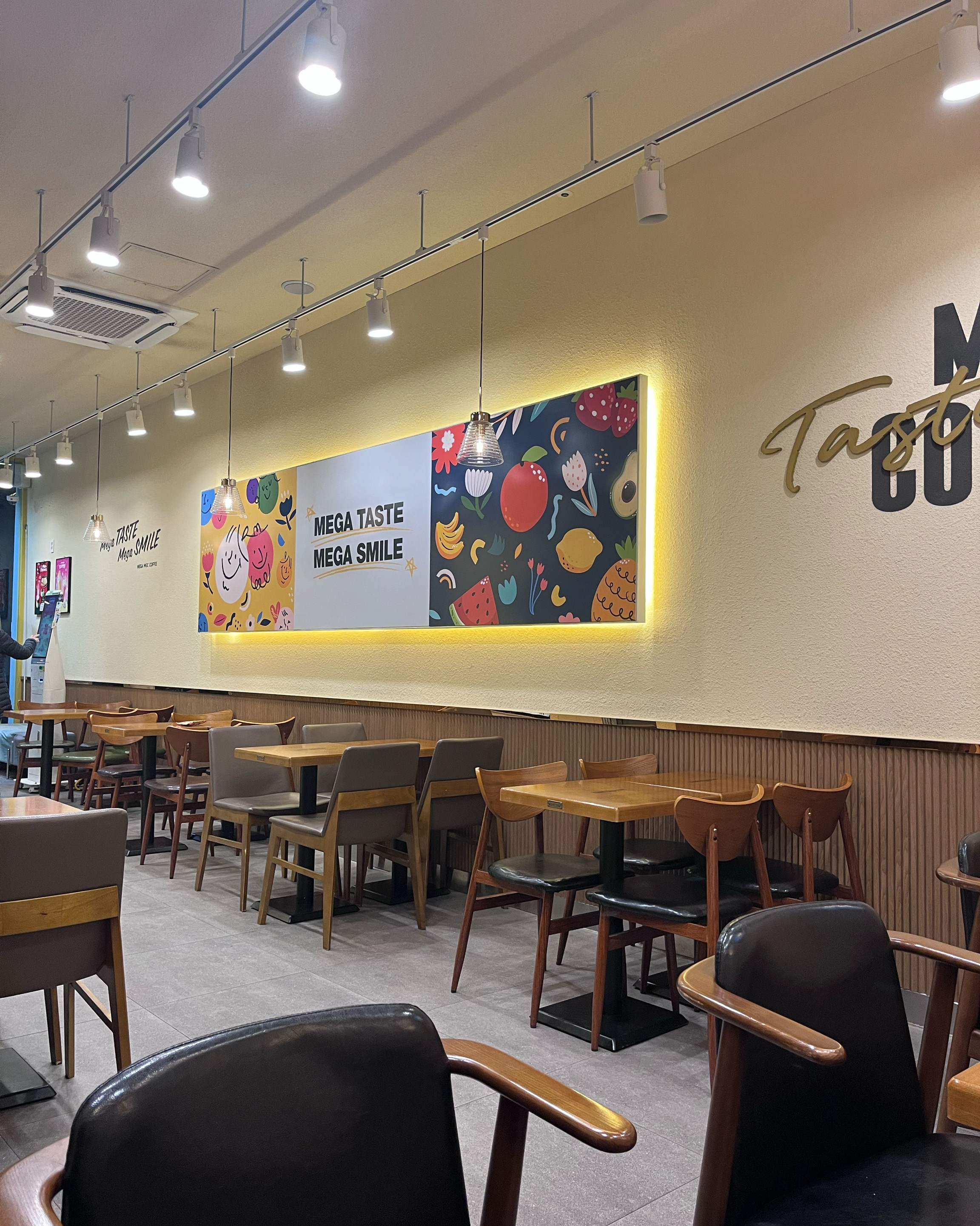 [인천공항 맛집 메가MGC커피 영종합동청사점] 직접 가본 로컬 리뷰