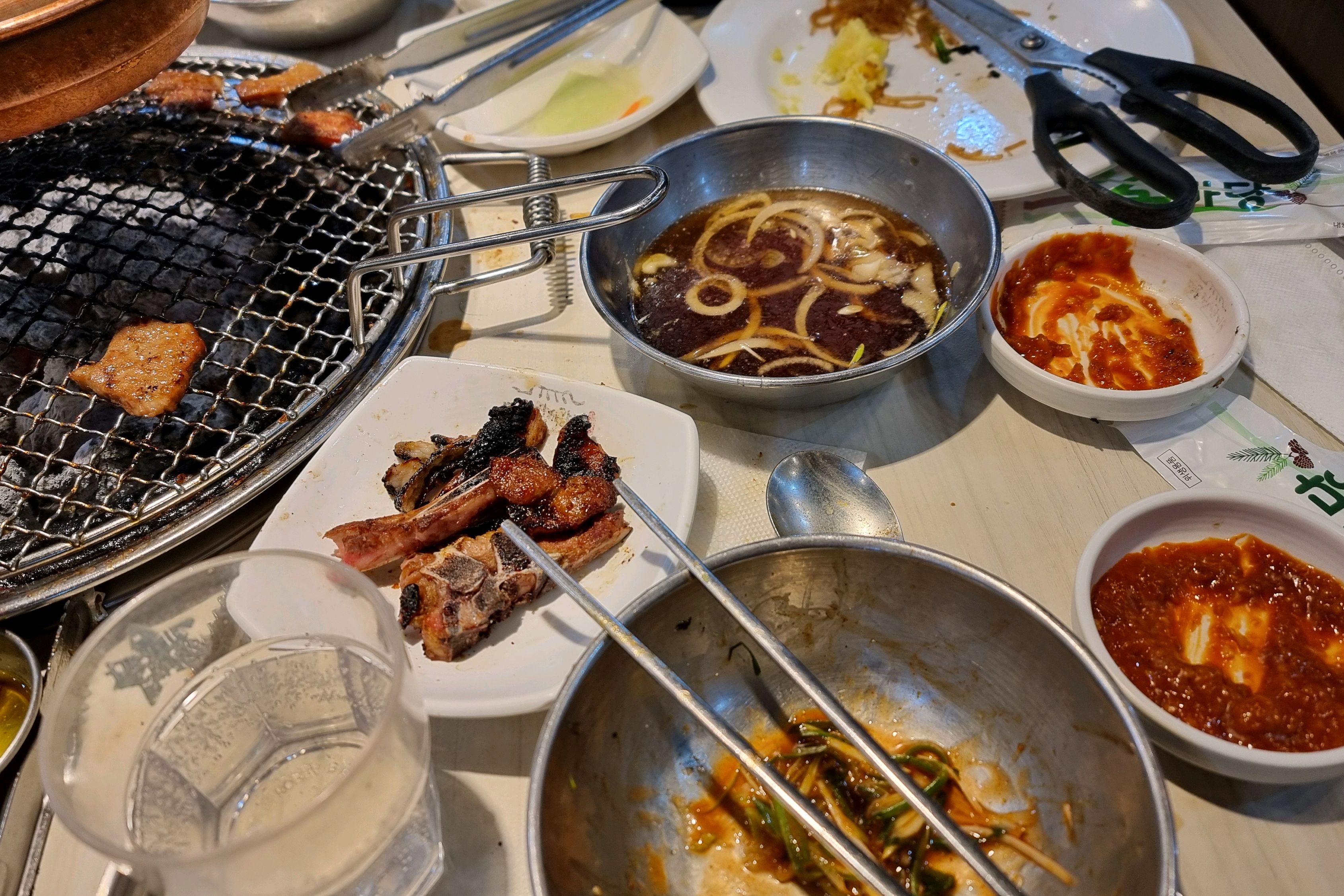 오랜만에 간 명륜 ..그동안 주방장이 바뀌었는지 냉면 육수도 .된장찌개맛도