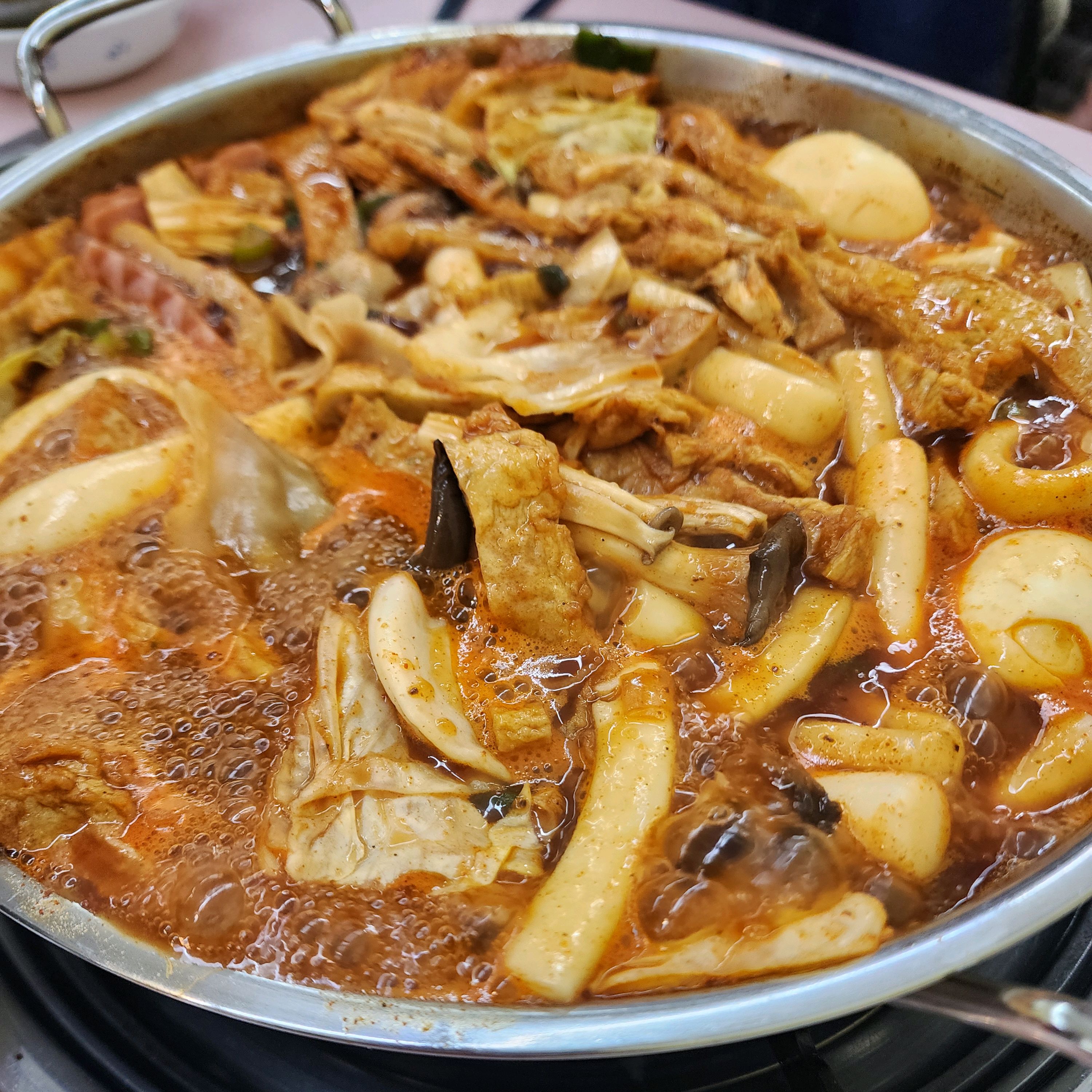 즉석떡볶이 좋아하는데 여기 맛있네요^^ 재료도 싱싱~ 맛도 딱 좋아요😋 - 대전 맛집 화목한우리집