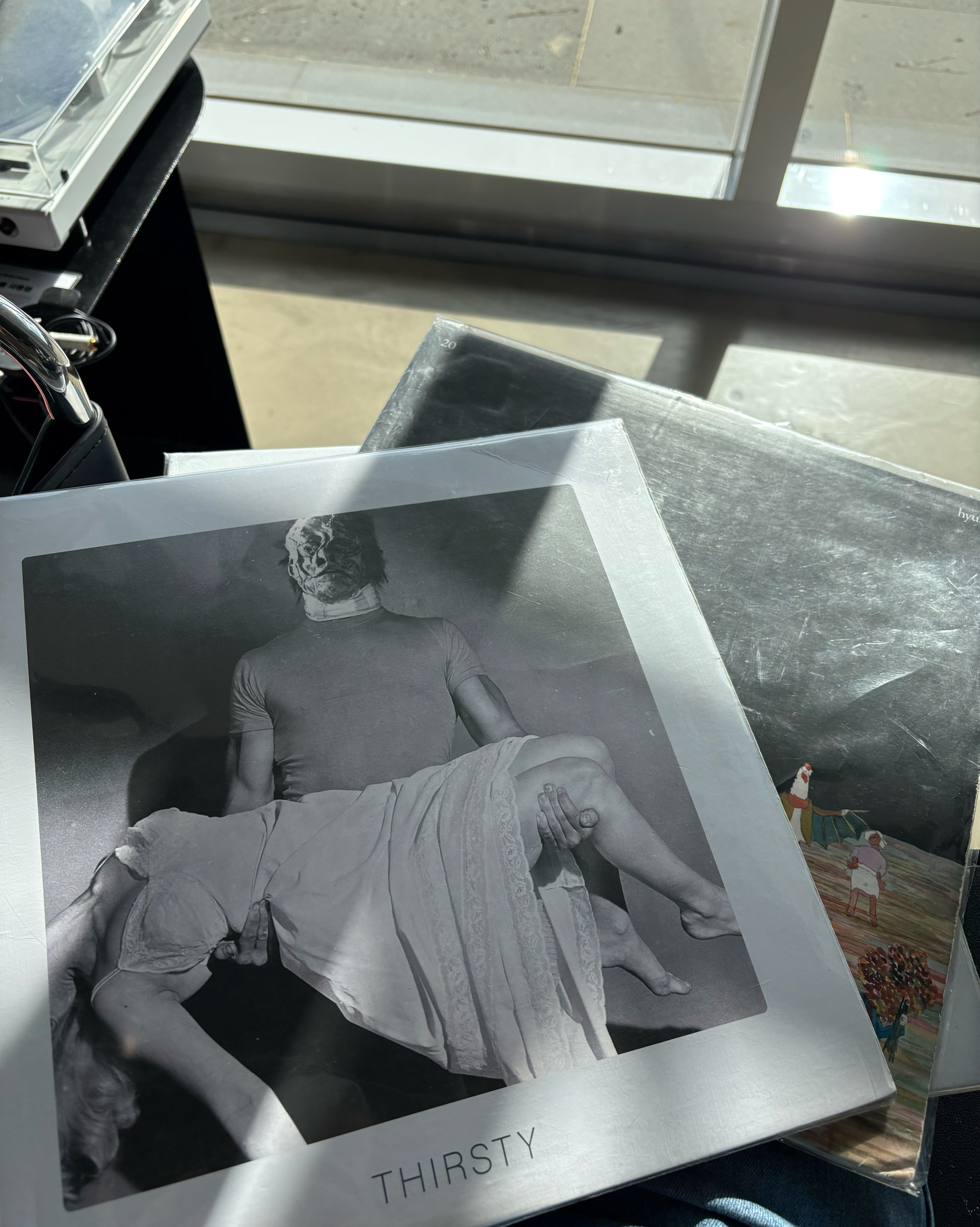 좋아하는 밴드 노래들이 많아요!! - 제주 맛집 로미뮤직하우스