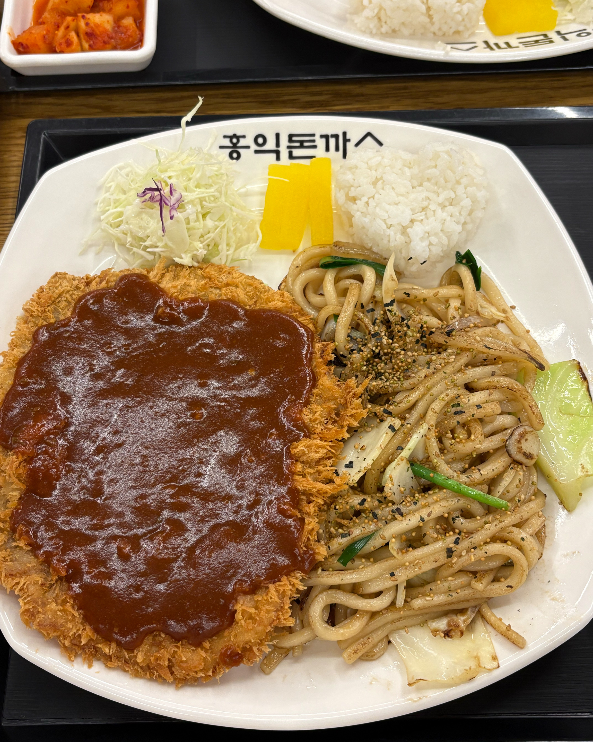 짱 맛있어요!! 역시 양 많은걸로 유명한 홍익돈까스,, 볶음우동도 좋아용 - 회기역 맛집 홍익돈까스 회기역점