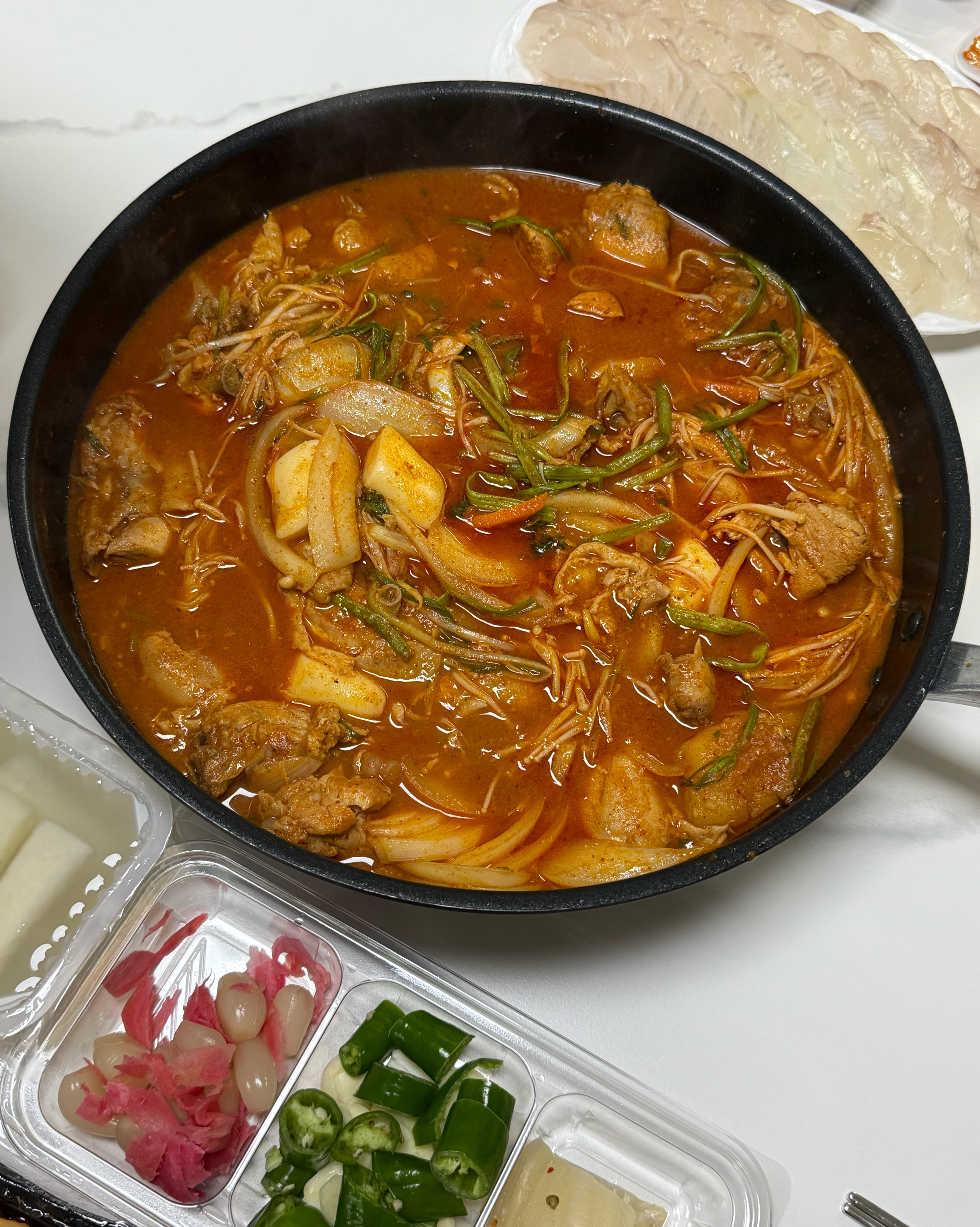 닭볶음탕과는 다른 느낌 - 안양 맛집 홍가네 영양센타