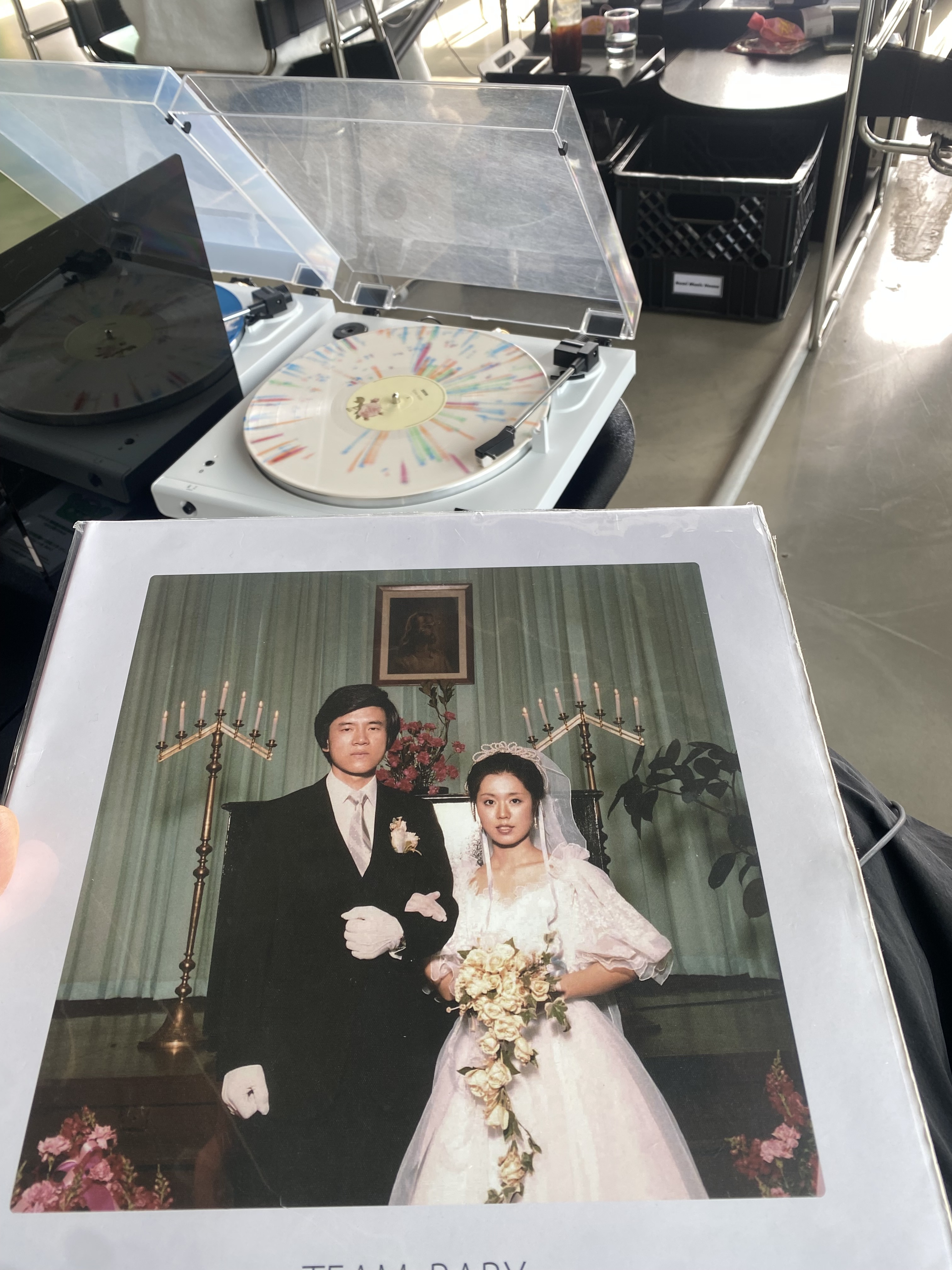 너무 오고싶은곳이였어요 좋아하는 가수 오고싶은 장소 와서 노래를 듣는순간 너무 행복해서 눈