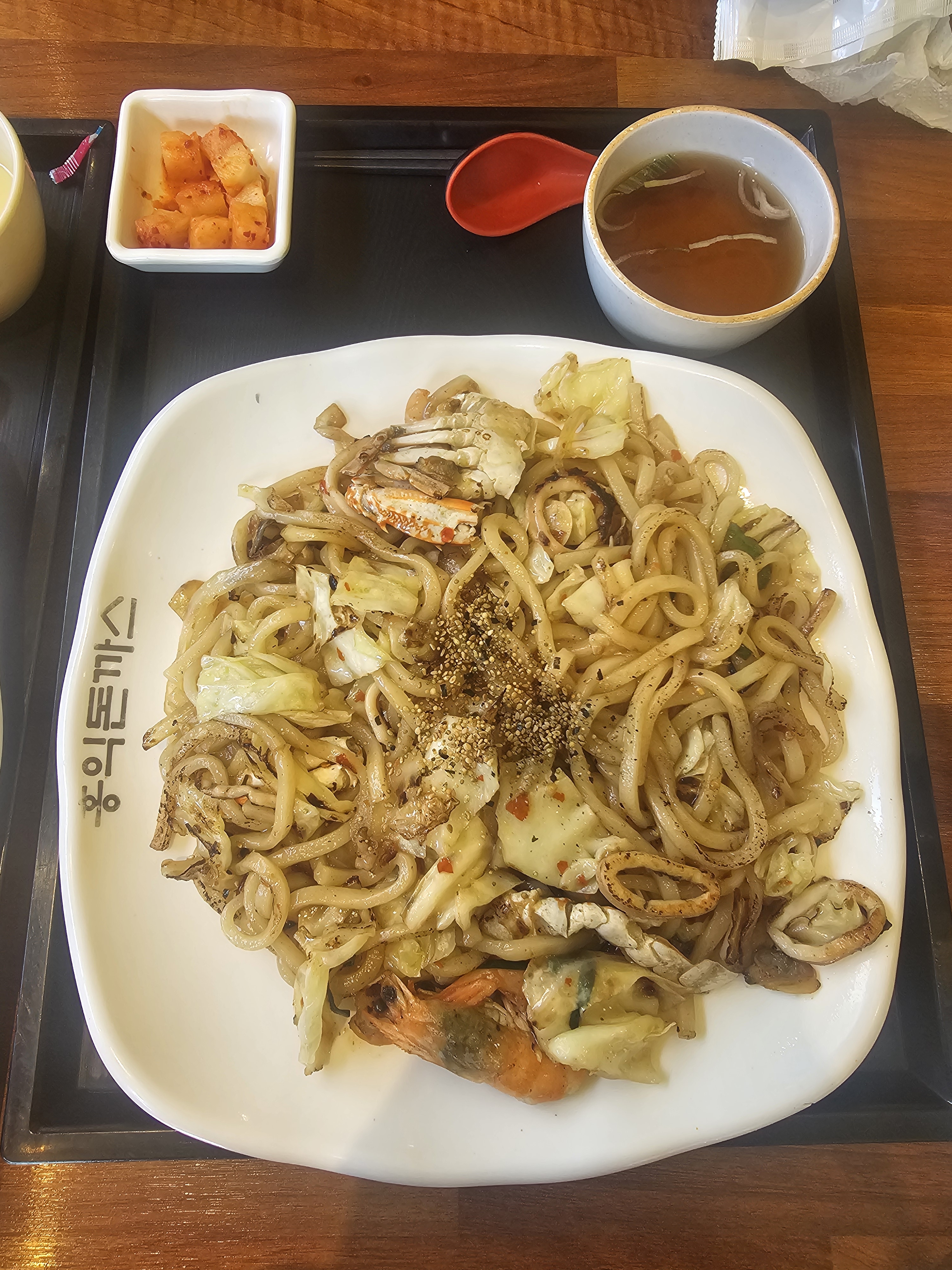 음식 양도 많고 맛있어요. 가격도 예전보다는 올랐지만 요즘 물가를 생각하면 그렇게 비싼것도