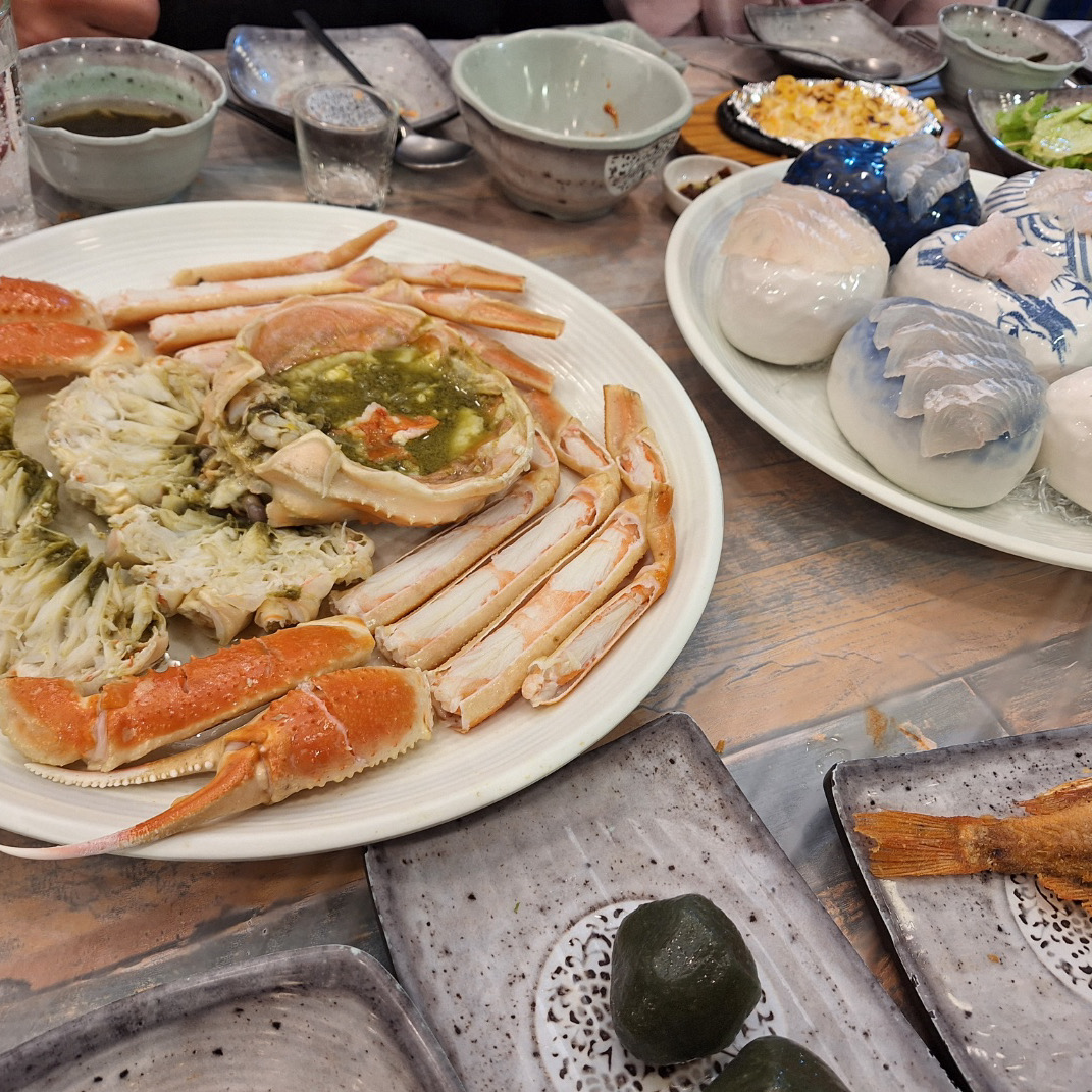 여행지라서 큰 기대 없이 비슷비슷하겠지 ..: - 경포대 맛집 경포대 울진대게횟집