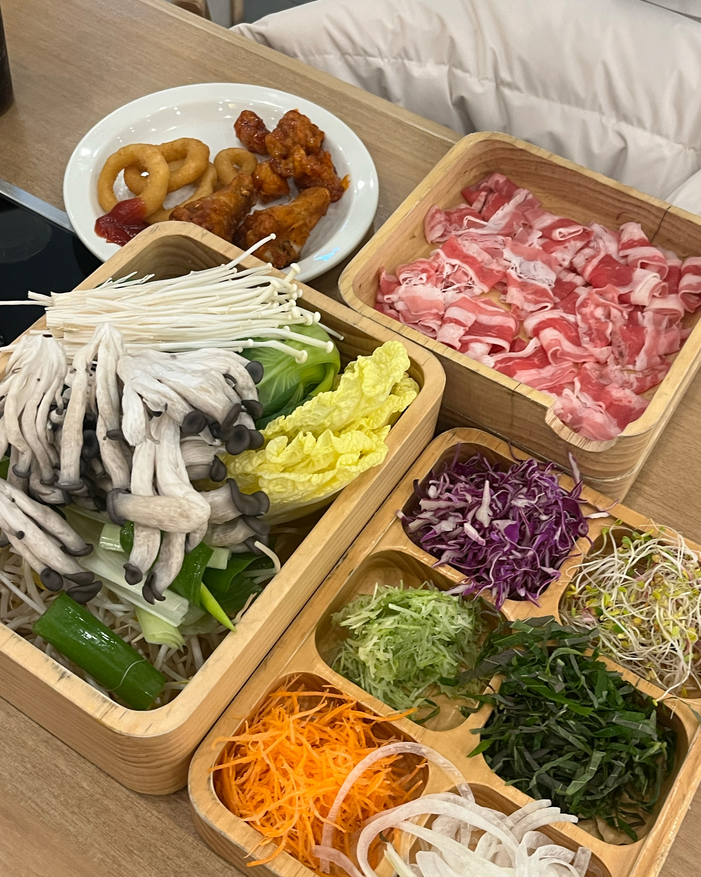 야채도 신선하고 고기도 무제한에 부페 음식도 - 천안 불당동 맛집 샤브올데이 천안불당점