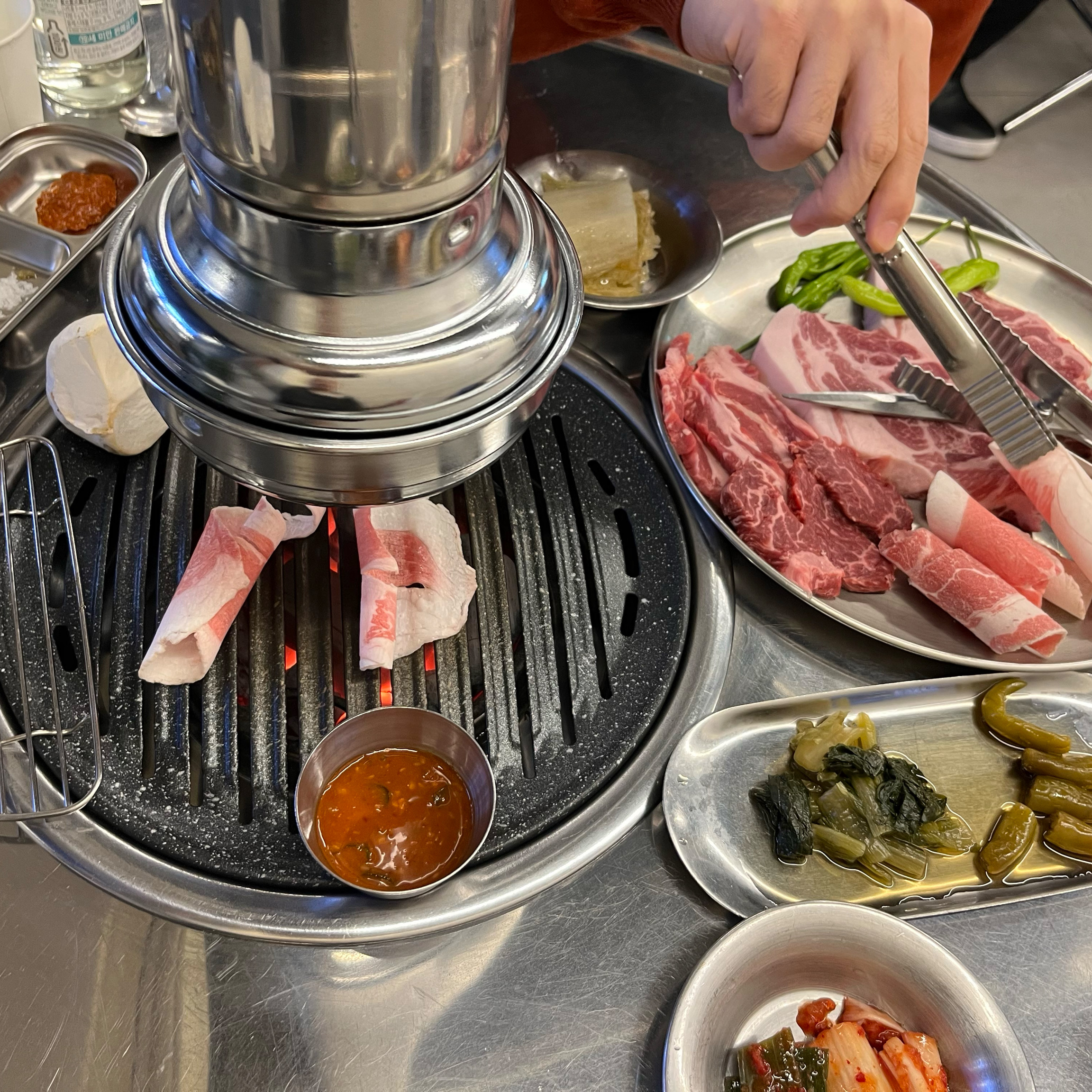 천호에 맛집이라고 해서 처음 와봤는데, 우삼겹이 기가 막히내요!! 올해 베스트 고깃집입니당