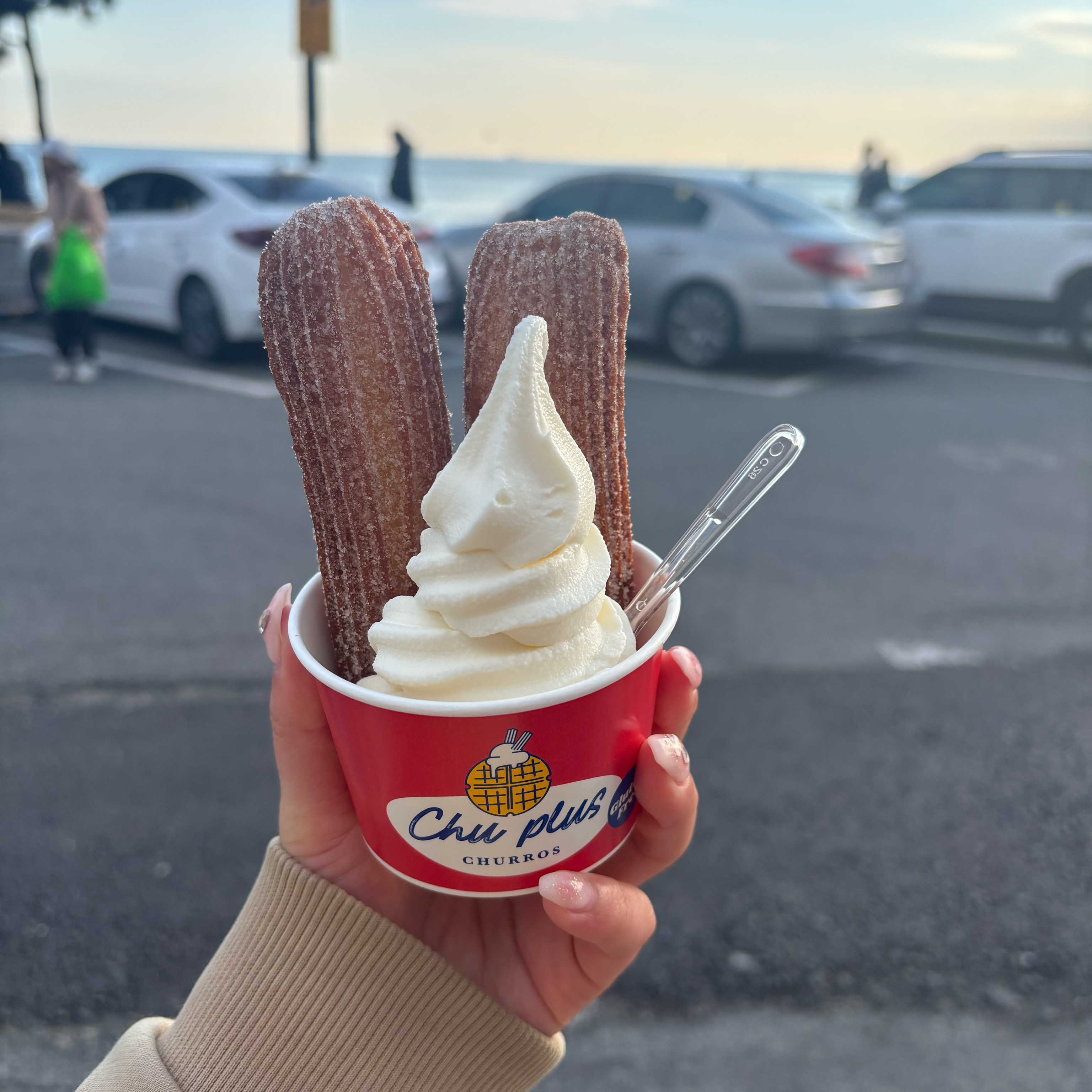 츄러스가 쫀득쫀득 바삭바삭 💛💛 - 송정 맛집 츄플러스 부산송정점