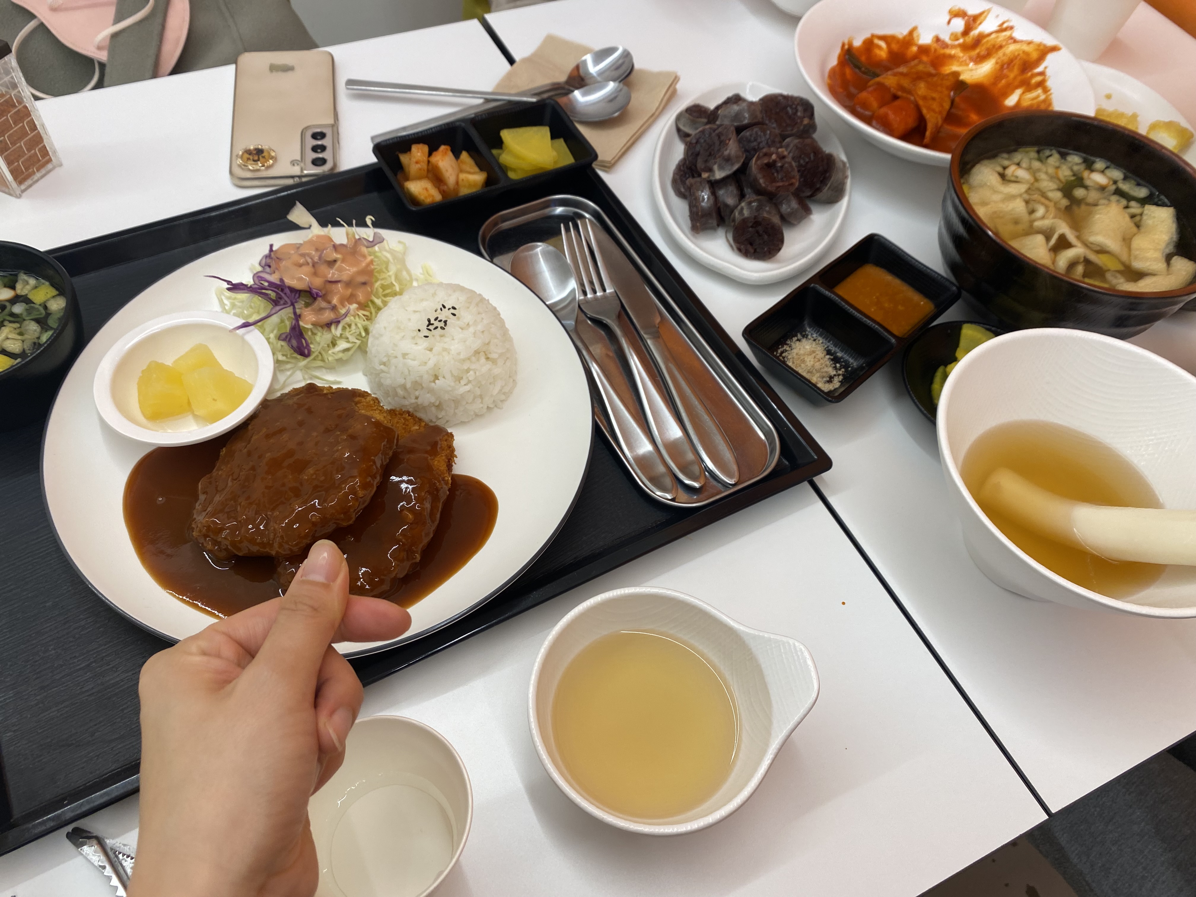 “엄마! 떡볶이가 치즈처럼 늘어나~~~” 물떡을 좋아하는 딸램이 홀딱 반해버린 쫄깃통통 분