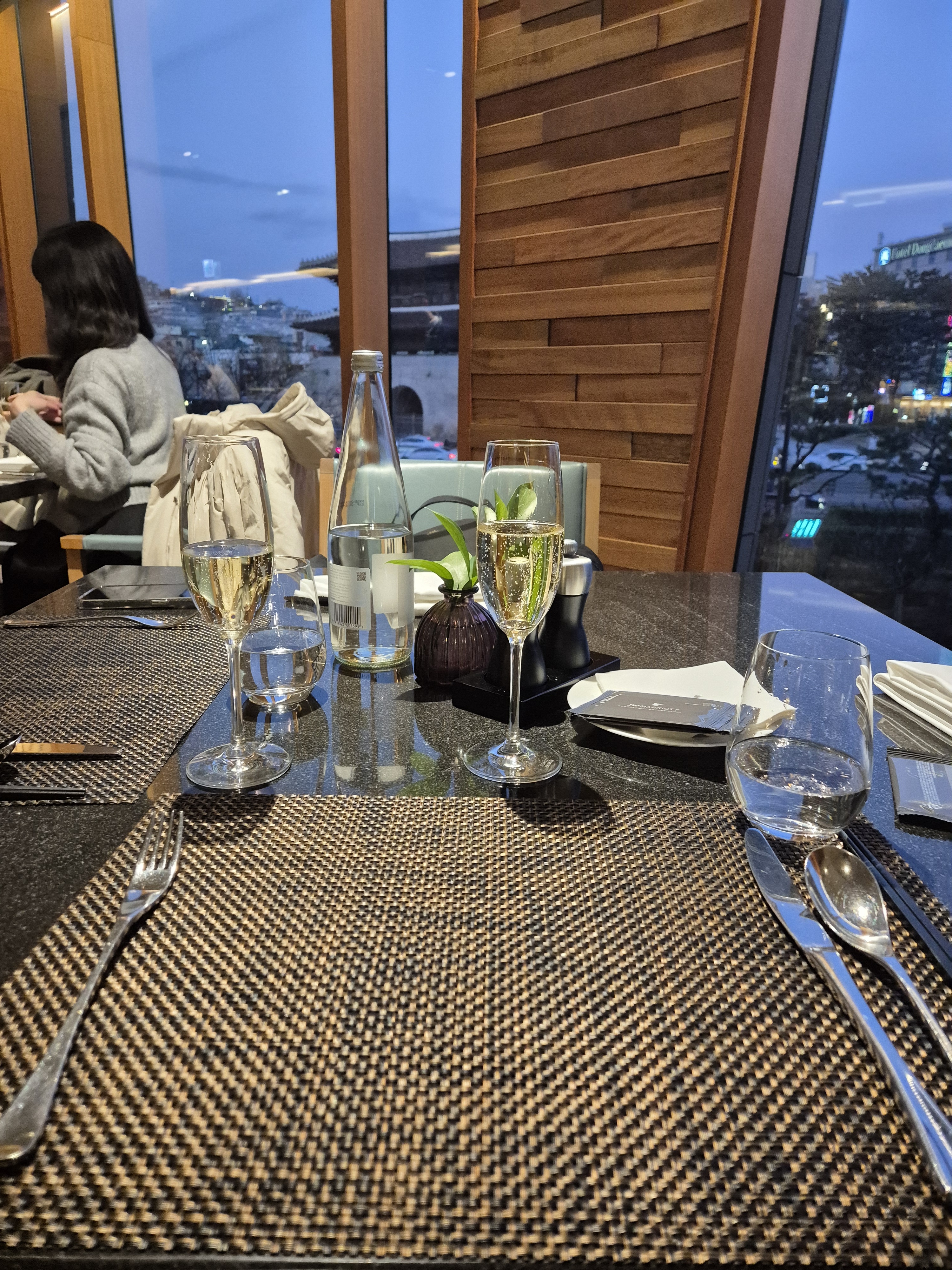  동대문역 맛집 JW메리어트동대문스퀘어서울 타볼로 24