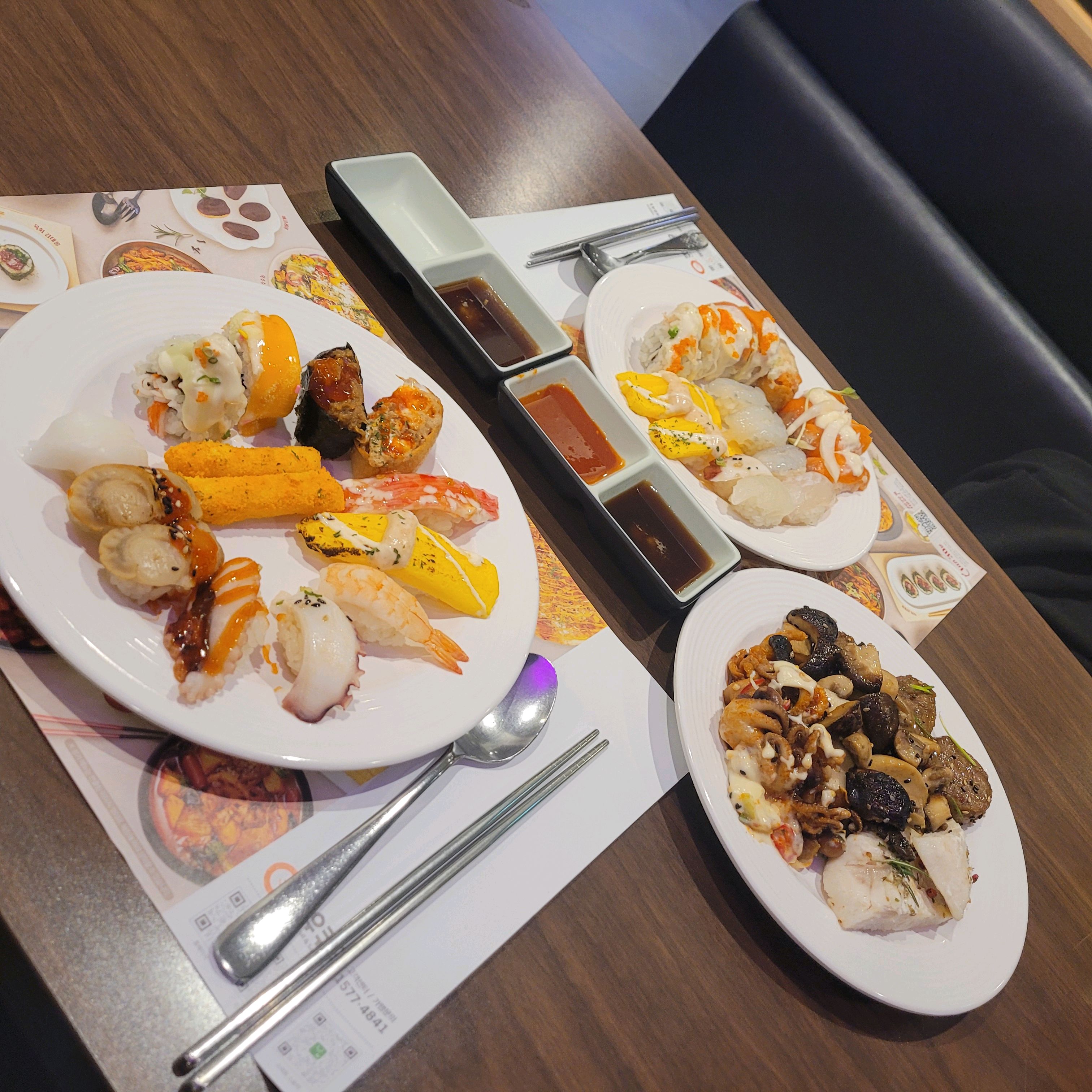 일등으로 입장했는데 메인자리 모두 예약석 ㅎ - 대전 은행동 맛집 추천 쿠우쿠우 대전점