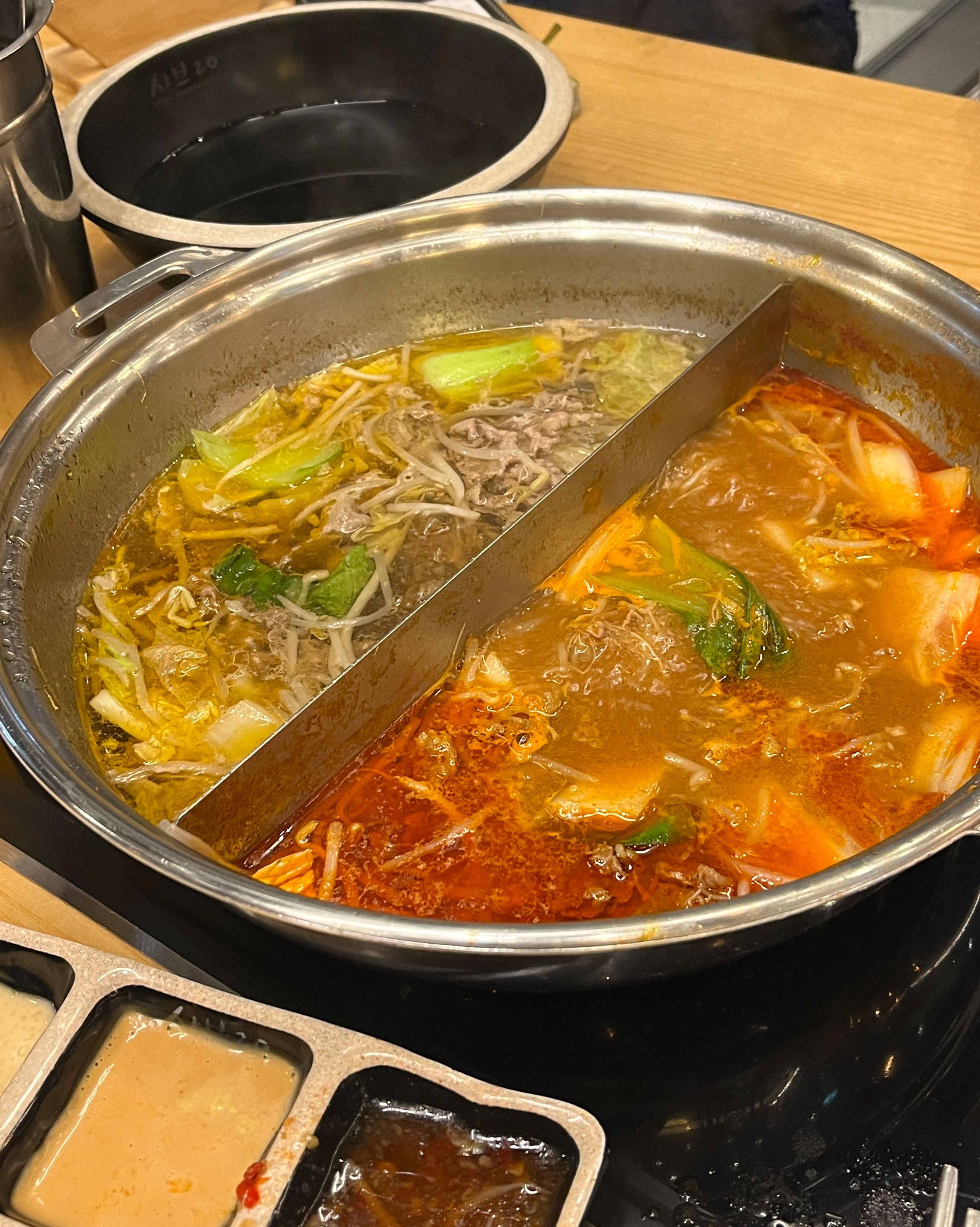 고기도 맛있고 셀프바도 잘되어있어요 !! 👍🏻 - 대구 대명동 맛집 샤브20 대명점
