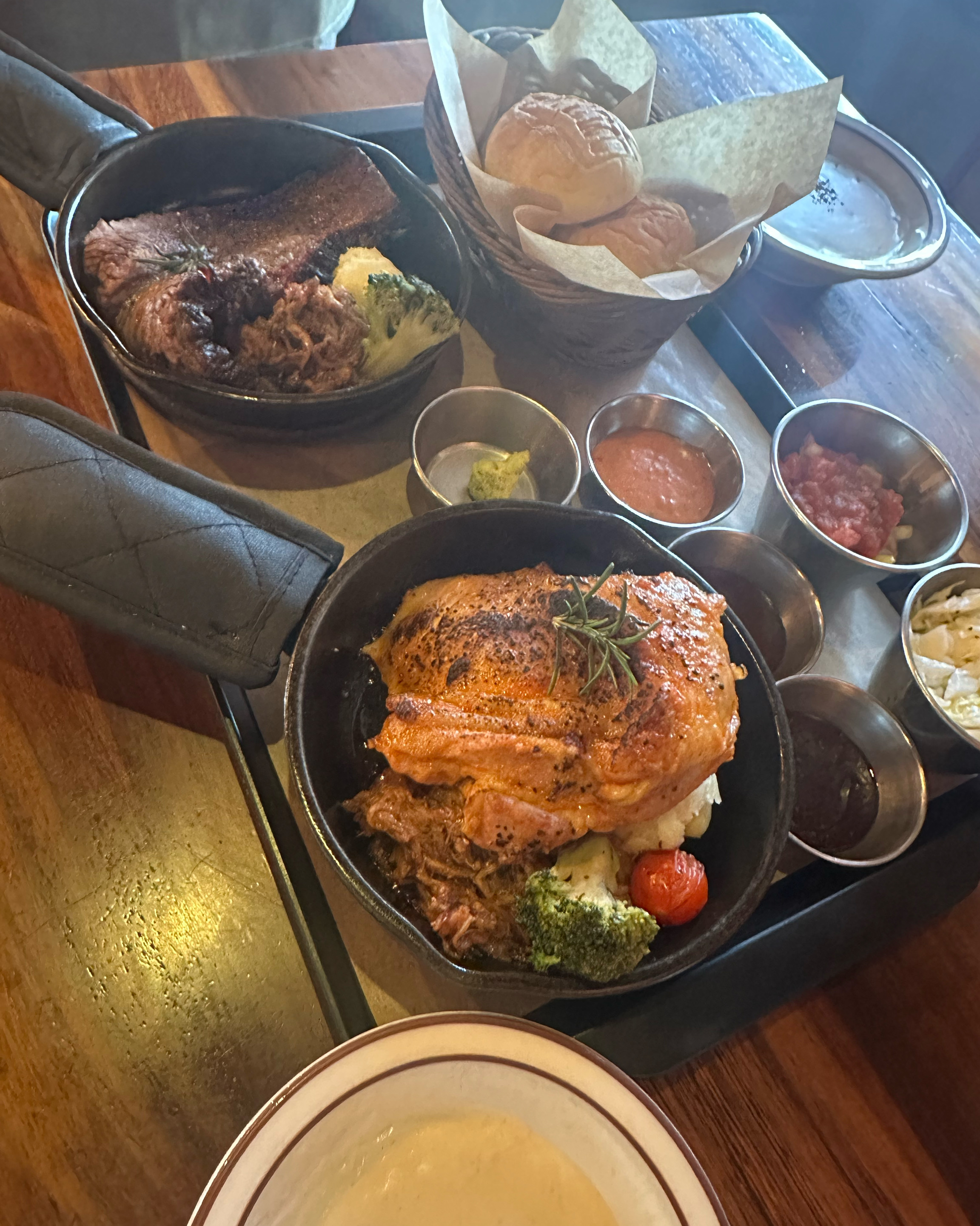 
이태원역식당 로우앤슬로우