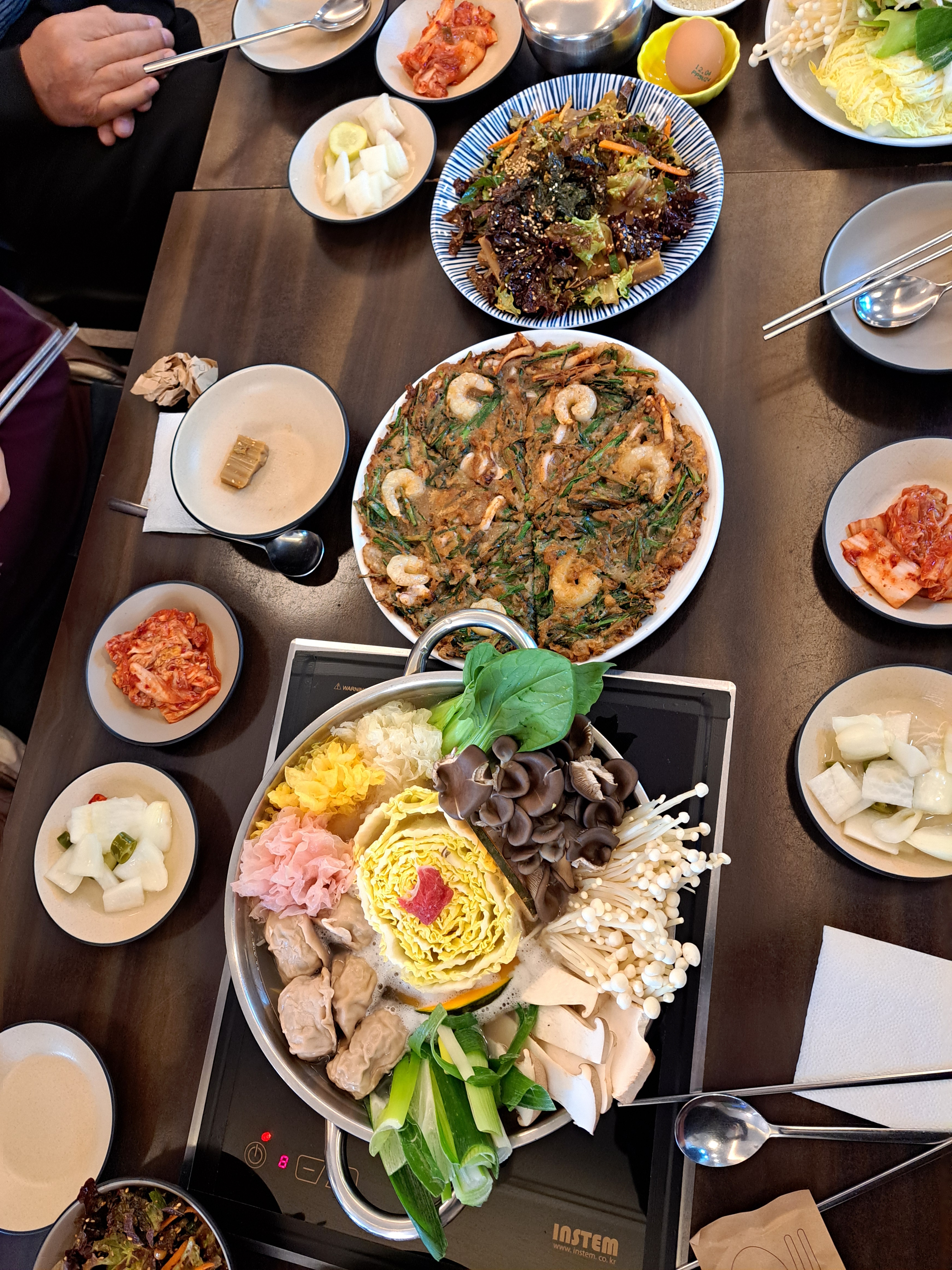 
증산역식당 도투리 샤브칼국수 불광천