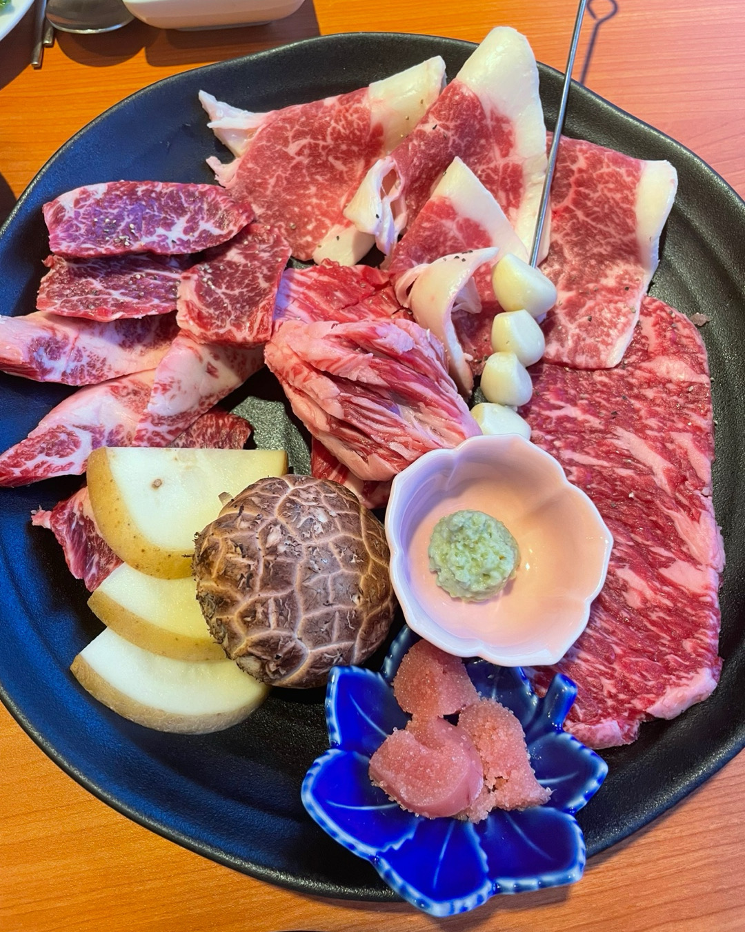 분위기도 맛도 좋았습니다. 고기도 부위별로 맛있었고 밑빈찬도 깔끔하고. 된장찌게까지 완벽한