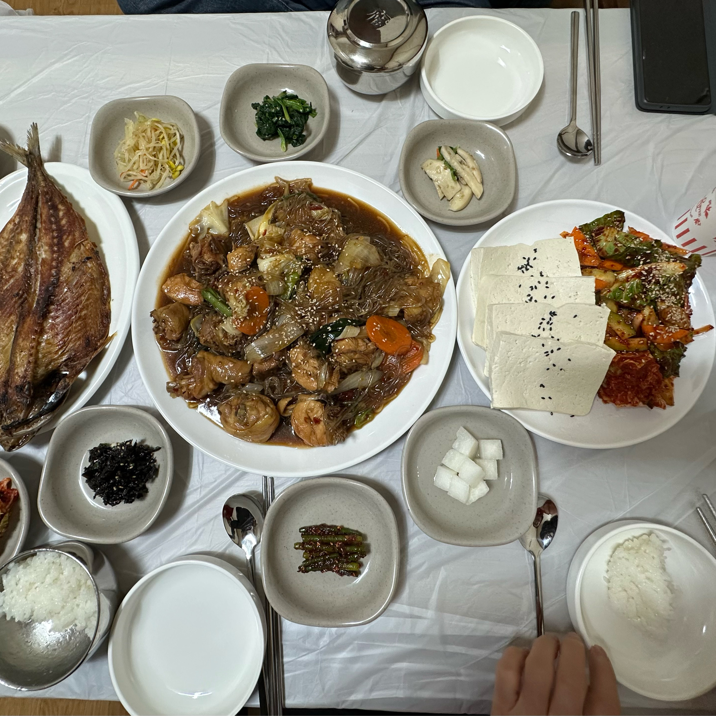안동 하회마을오시묨 꼭 들르세용 ㅎㅎ애견동반집이라 댱댱이들 편하게 델꾸오셔용^^찜닭도 비린
