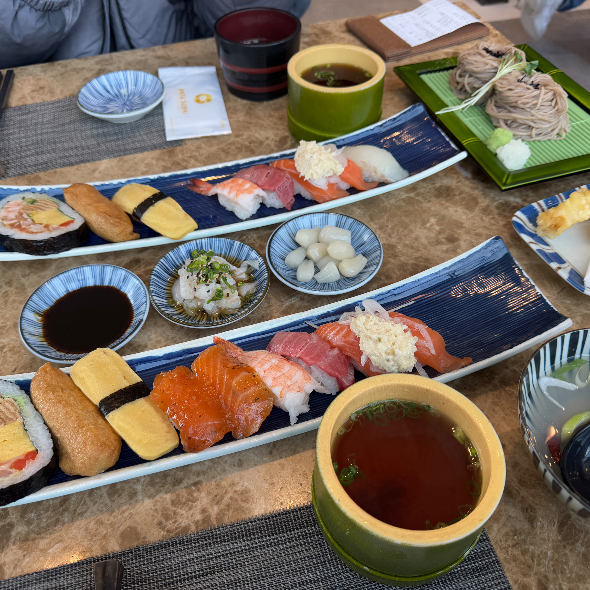 와우 진짜 맛있어요 냉소바,온소바 꼭 드세요 존맛탱 초밥 위에 회는 살살 녹아요 굿굿 주차