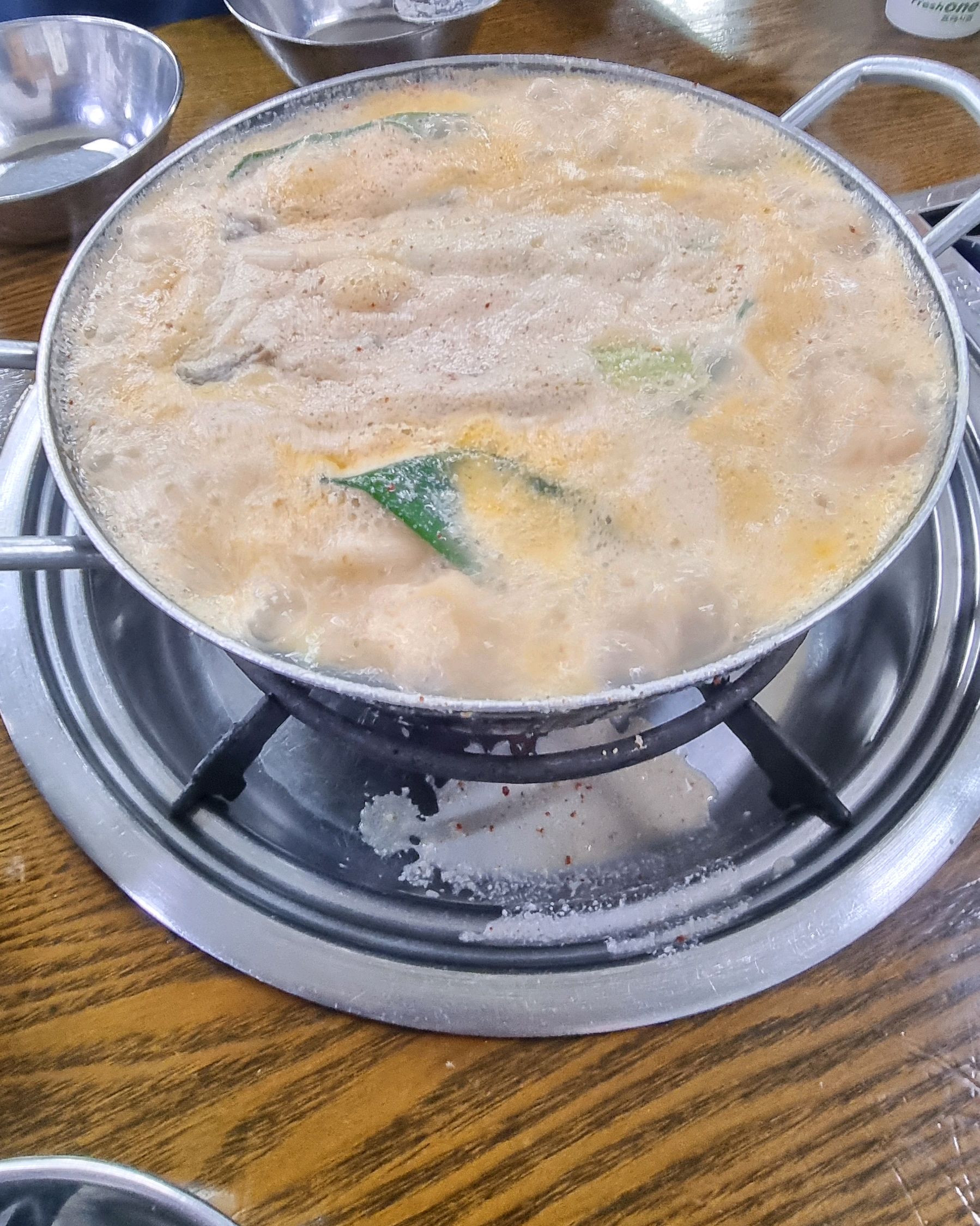 얼마전에 제주도 에서 먹었던 고사리 육개장이 생각났던 맛 - 안양 맛집 안양감자탕