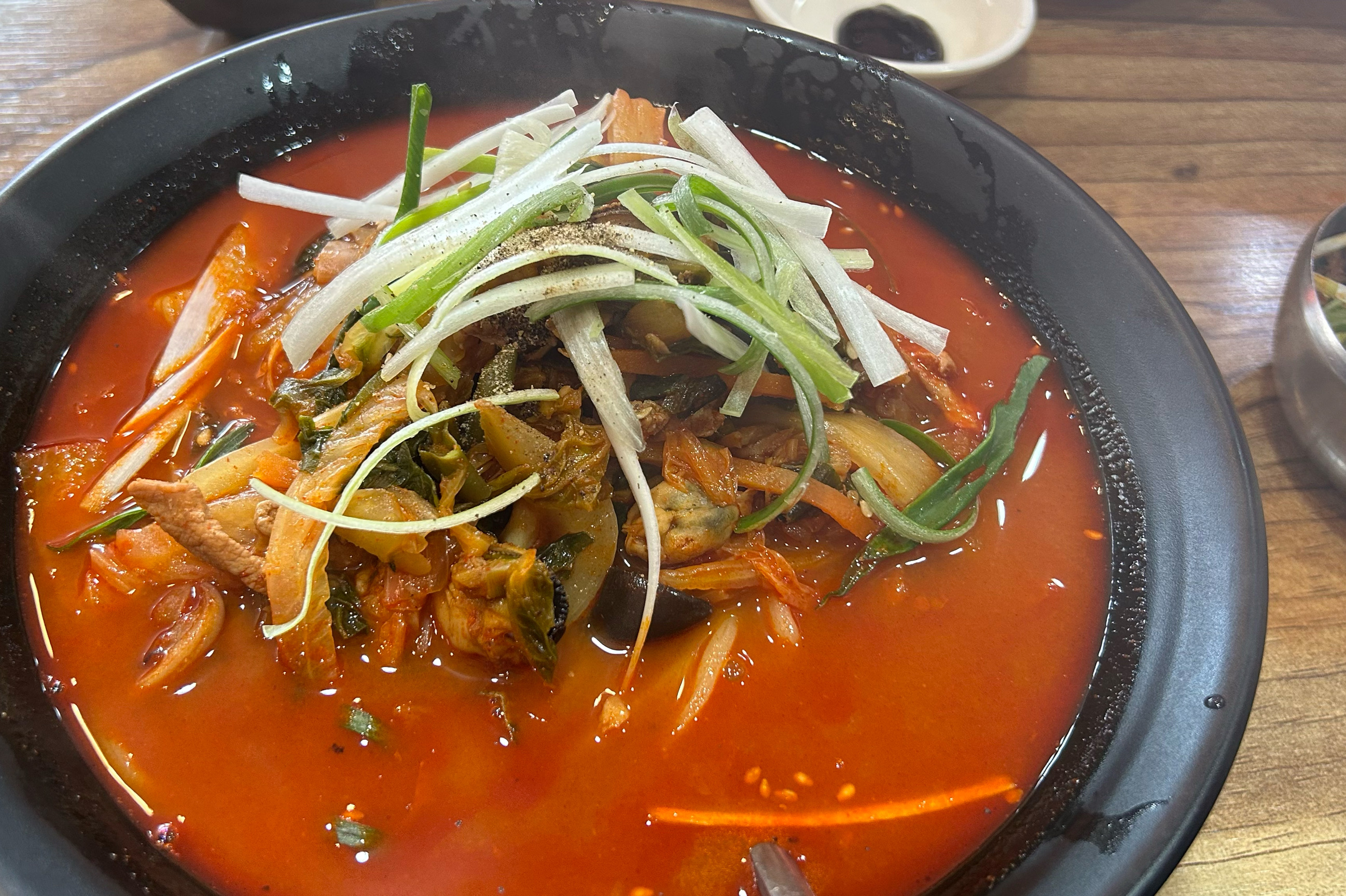숙소 옆이라 걸어가서 잠시 기다린후 입장. - 아바이마을 맛집 속초 교동짬뽕 본점