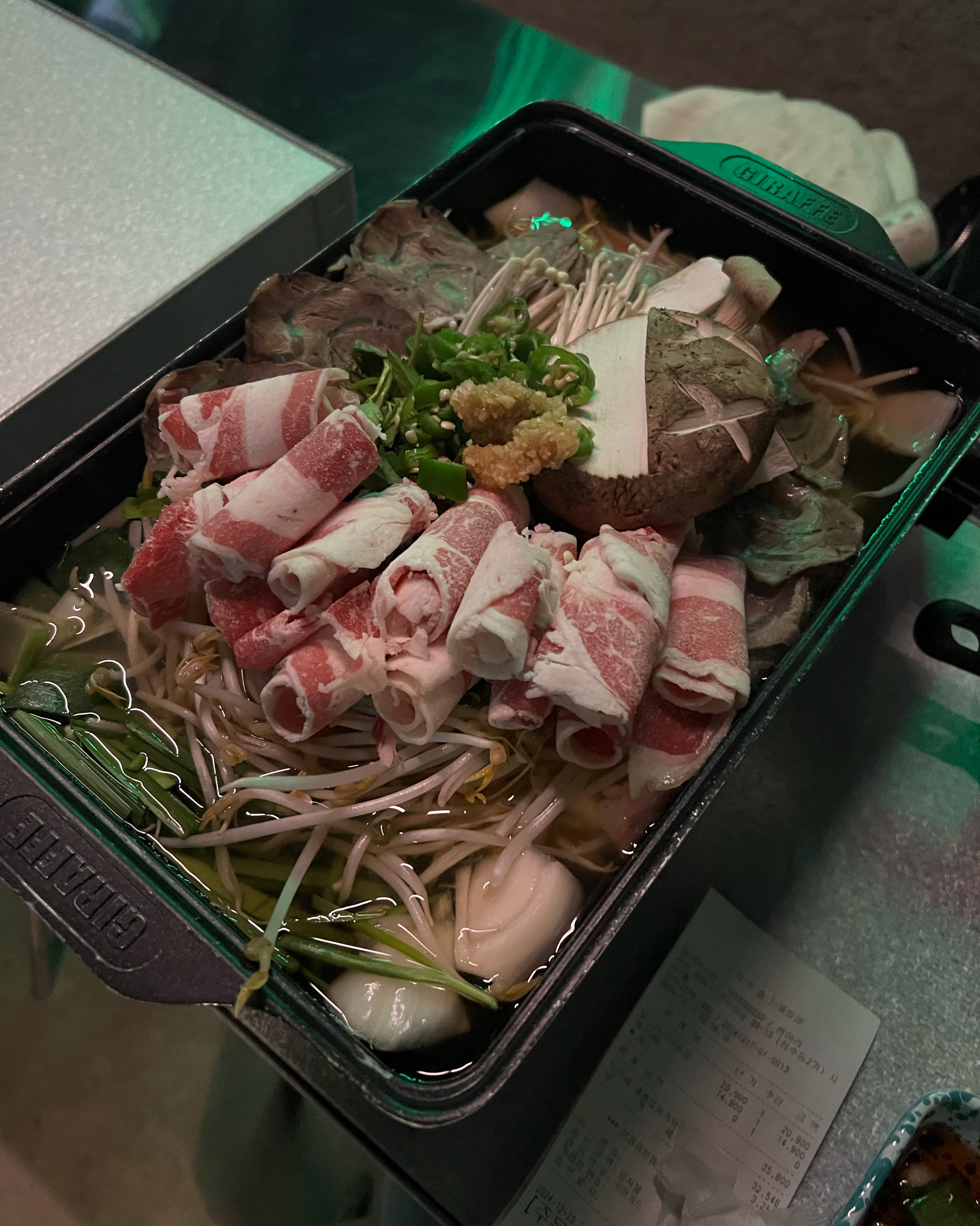 후기가 좋아서 방문해봤는데 후기대로 사장님도 친절하시고 전골도 맛있어요! 구황작물은 안주로