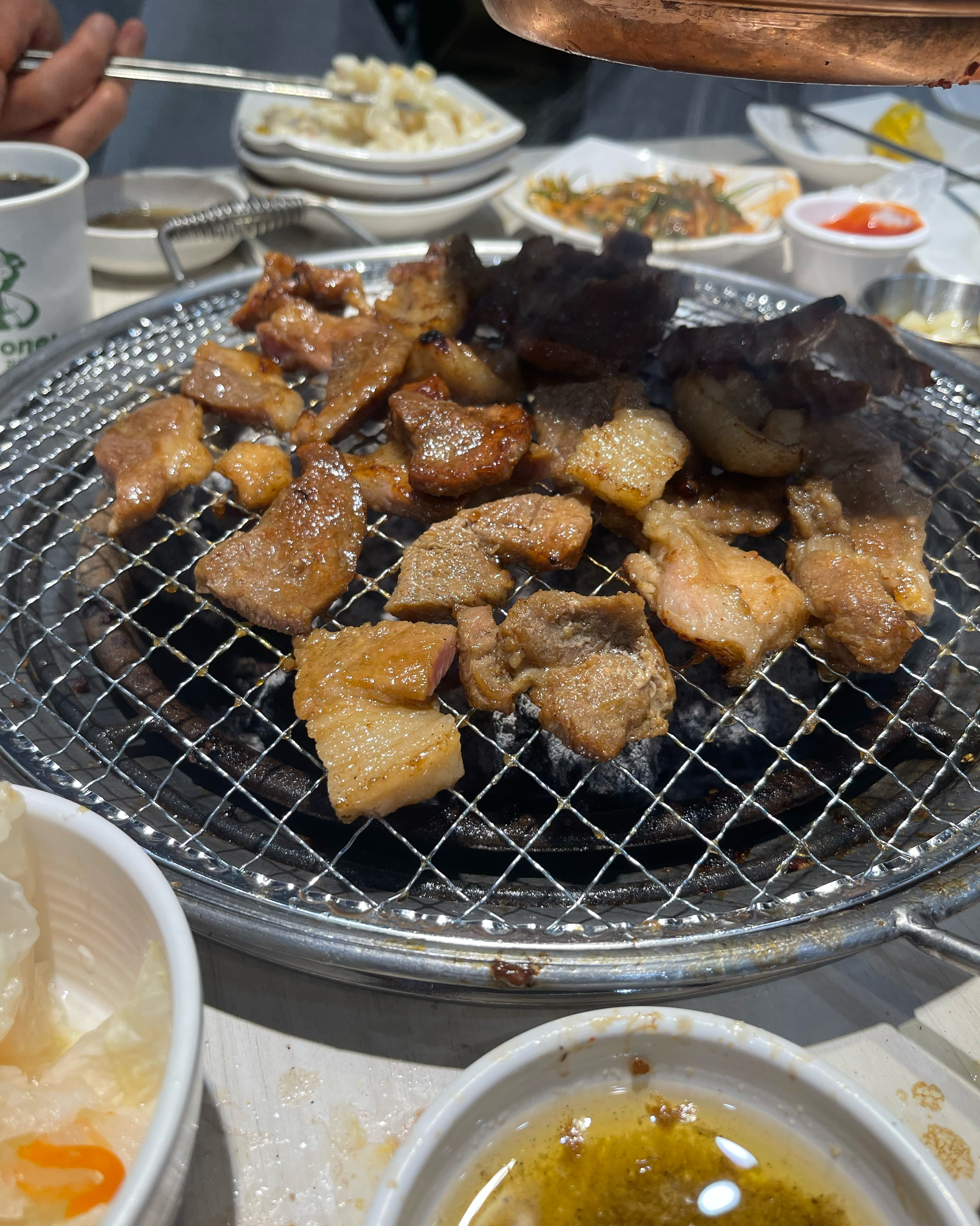 지축부터 금촌까지 무한리필 고기집 중 압도적 최고 퀄리티. 해동부터 빛깔까지. 고기 신선하