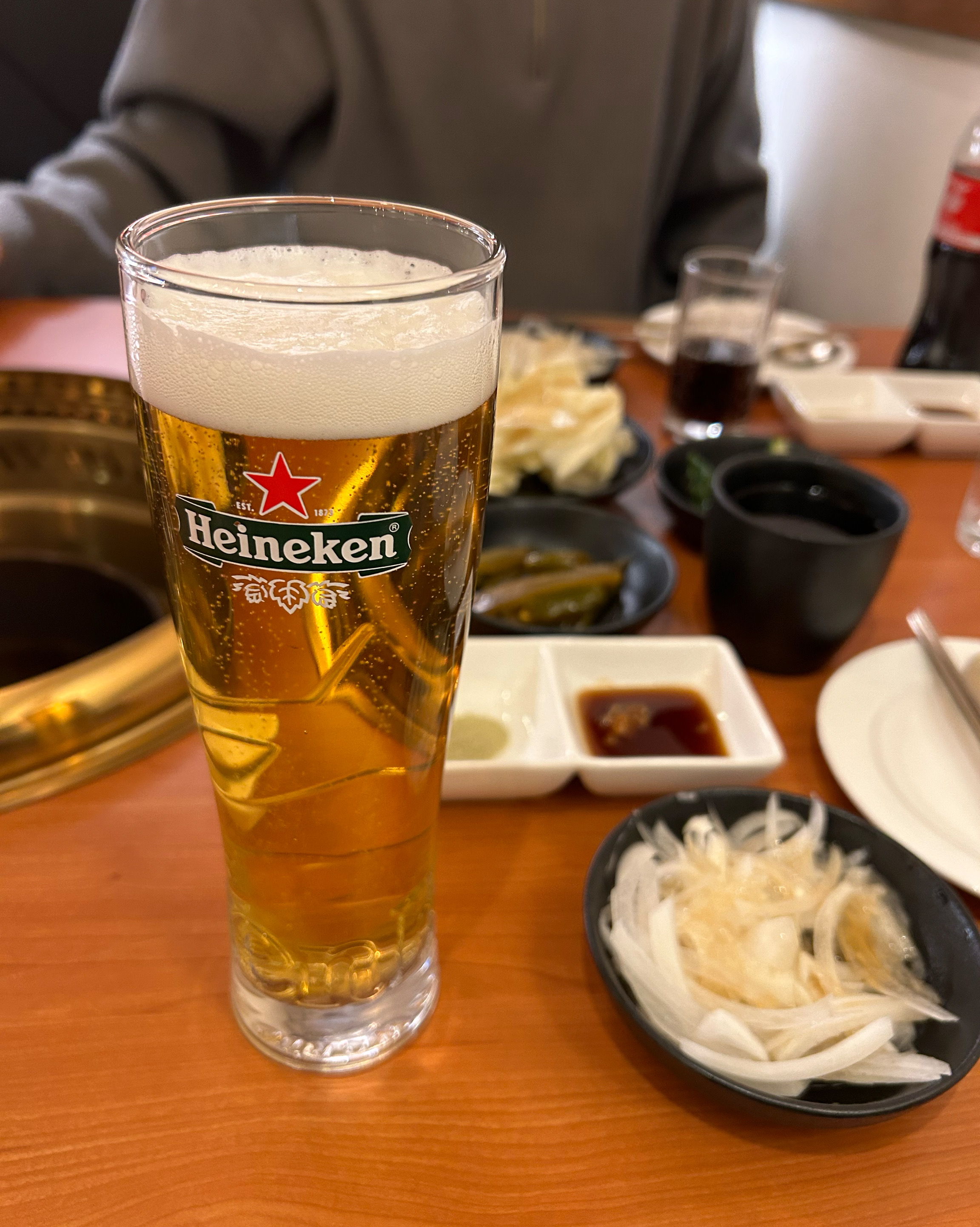 제가 좋아하는 하이네켄 생맥주를 팔고있더라고요? 주류 선정부터 맛잘알 냄새가 납니다! 고기