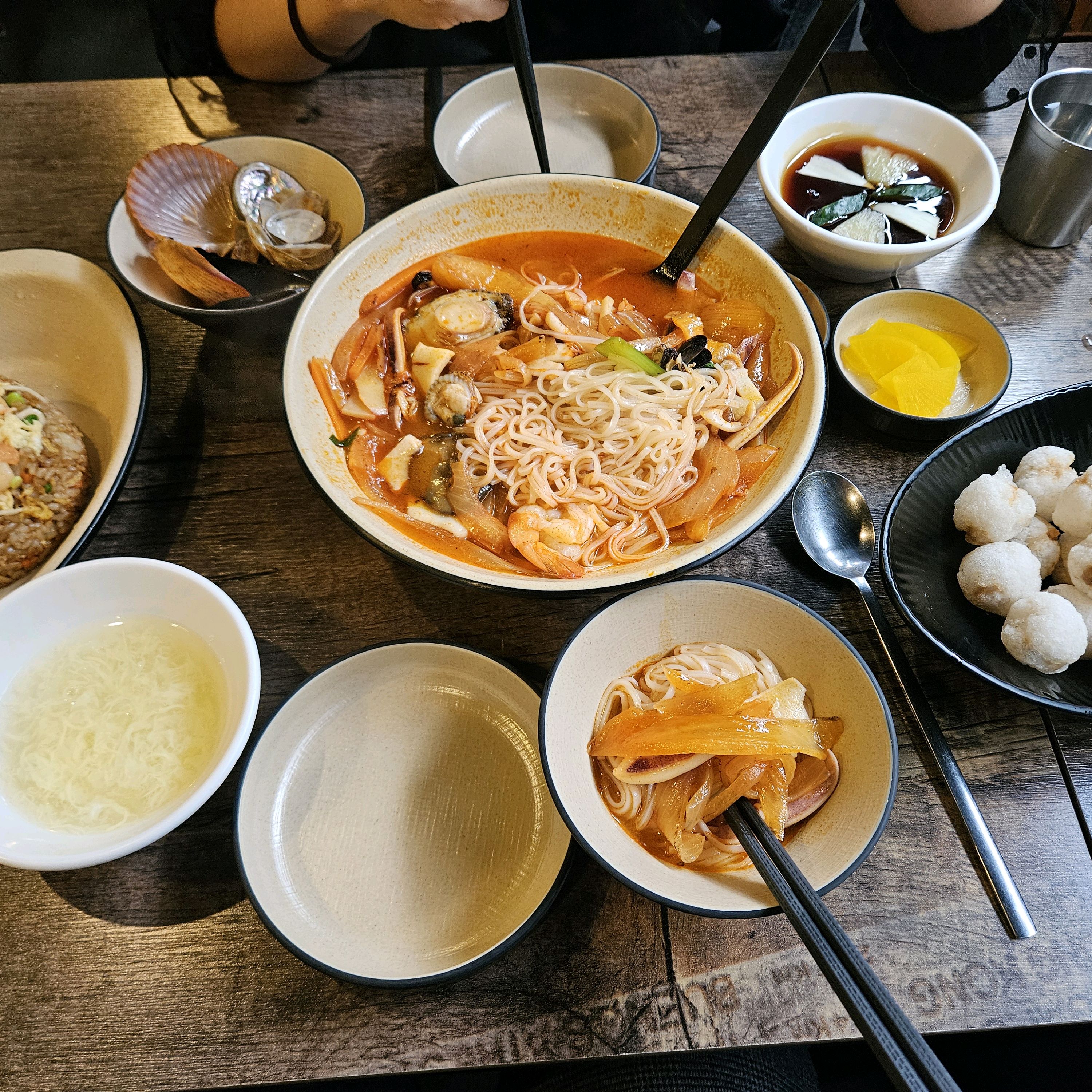 
한강진역식당 한남동자리 한남점