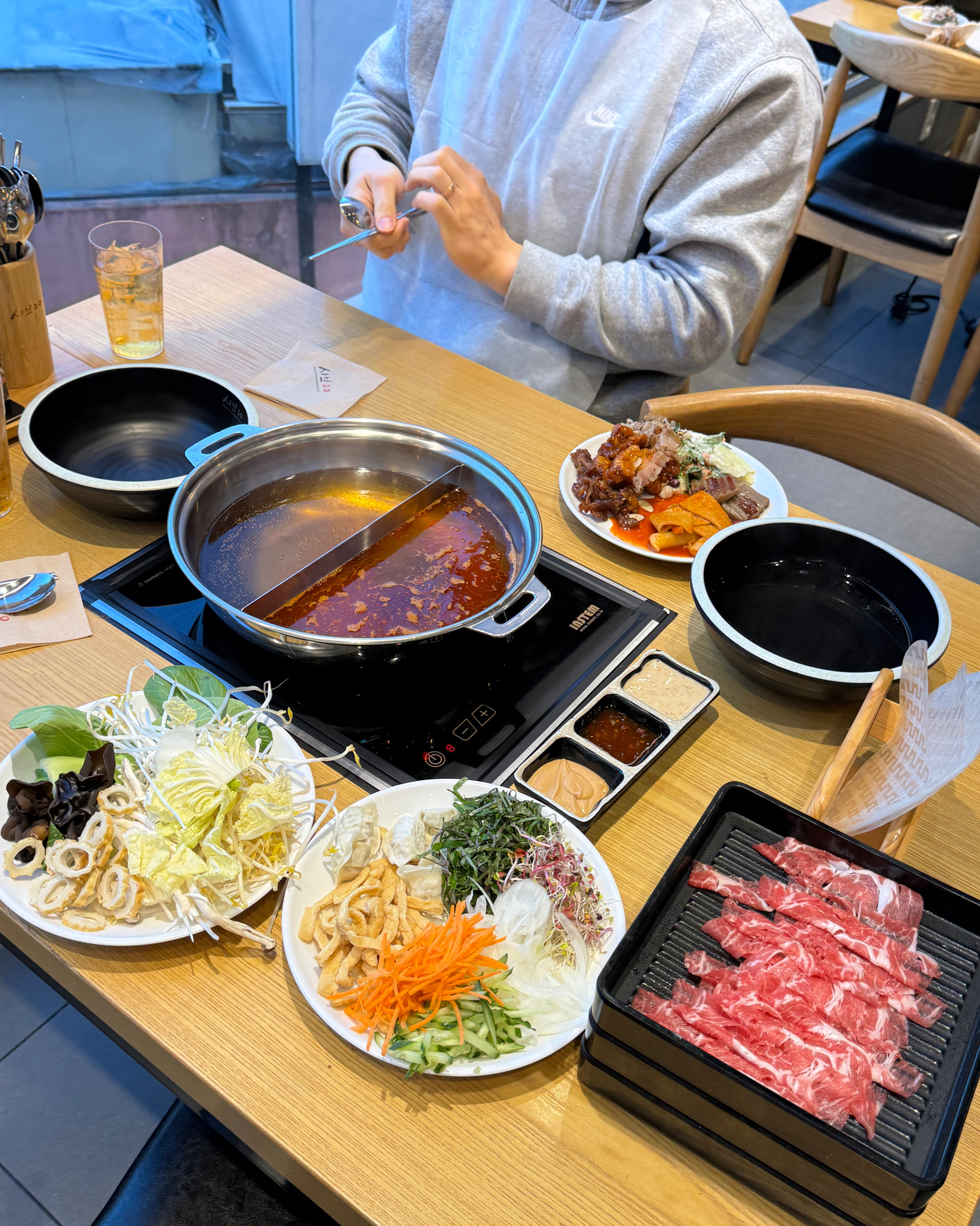 매장이 넓고 깔끔해서 너무 좋았어요:) - 부산 화명동 맛집 샤브20 부산화명점
