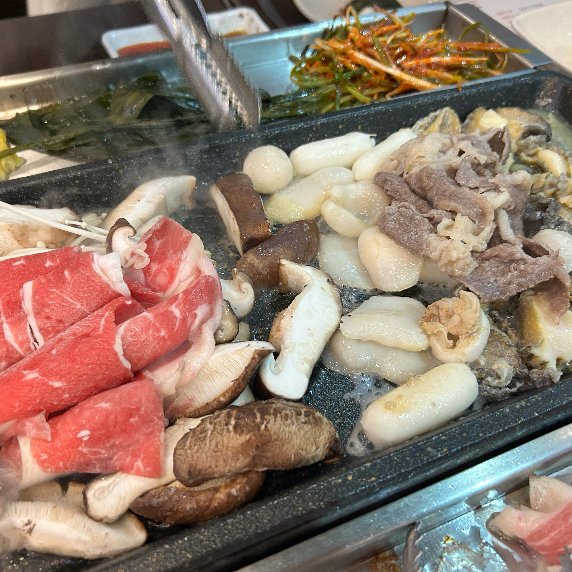 재료도 너무 신선해서 아주 맛있게 잘 먹었구요~! 전복에 관자에 차돌박이까지 진짜 삼합으로
