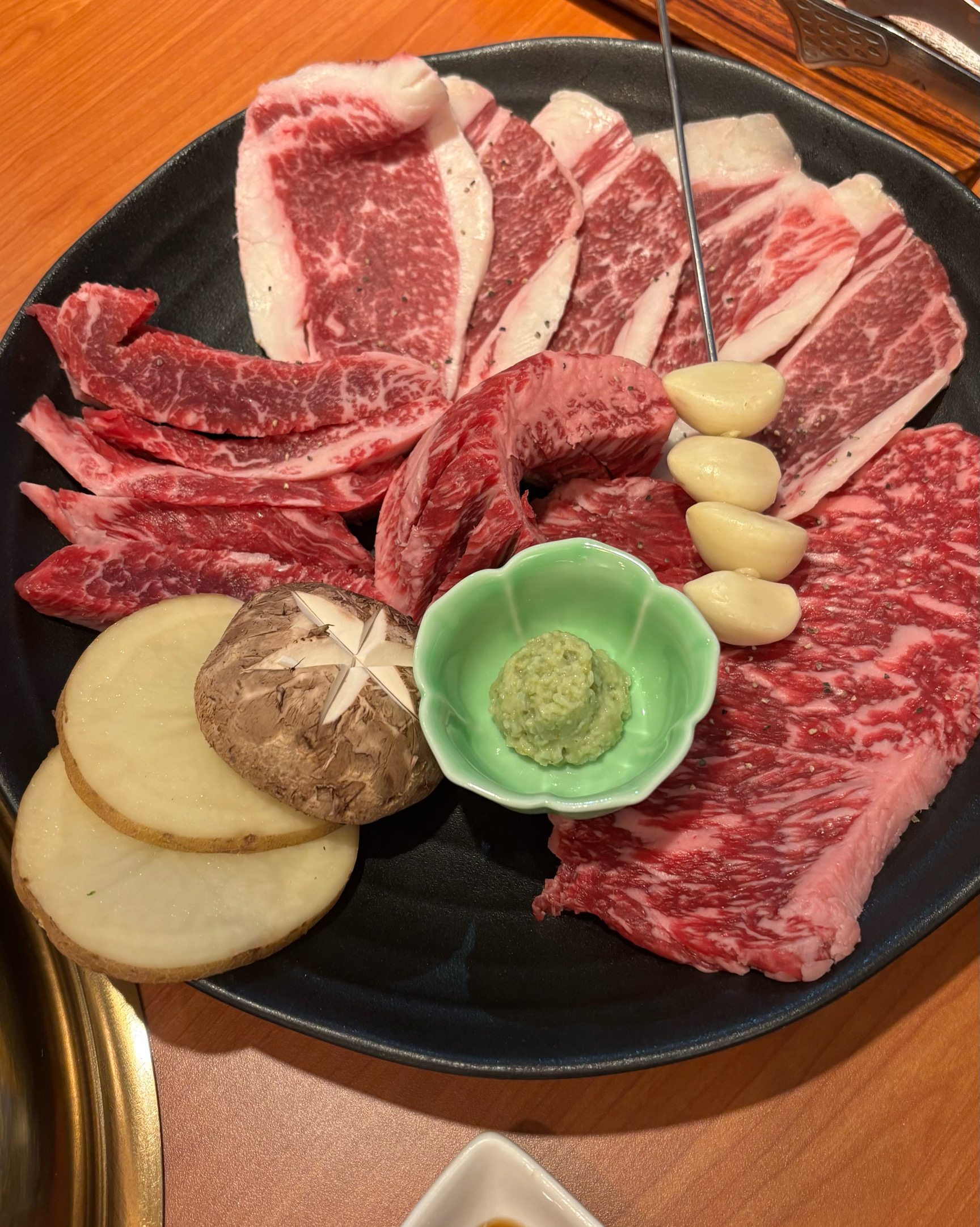 올해 마지막날 즉흥적으로 기장오는 길에 찾았는데 맛집을 발견했어요.. 😭😭 마지막날 저녁식