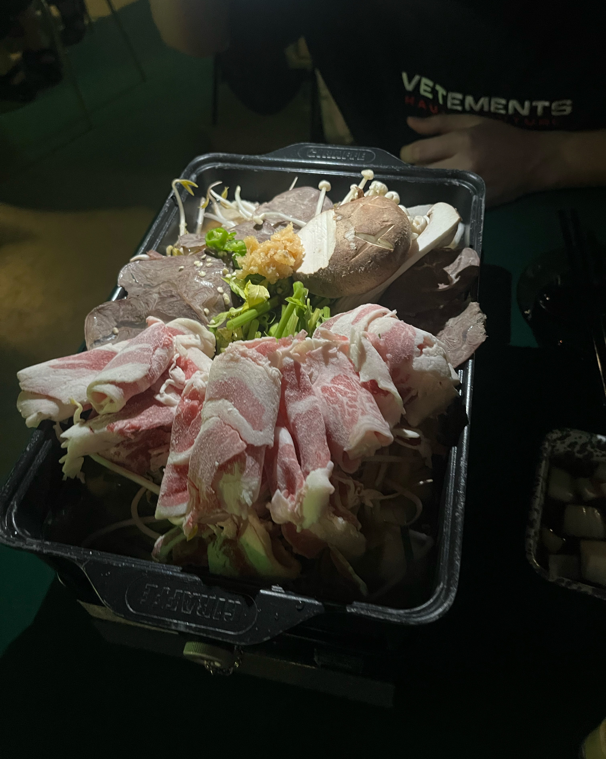아이리쉬카밤 있어서 방문했다가 조용하고 음식도 맛있어서 세번째 방문이에요 성수 술집은 여기