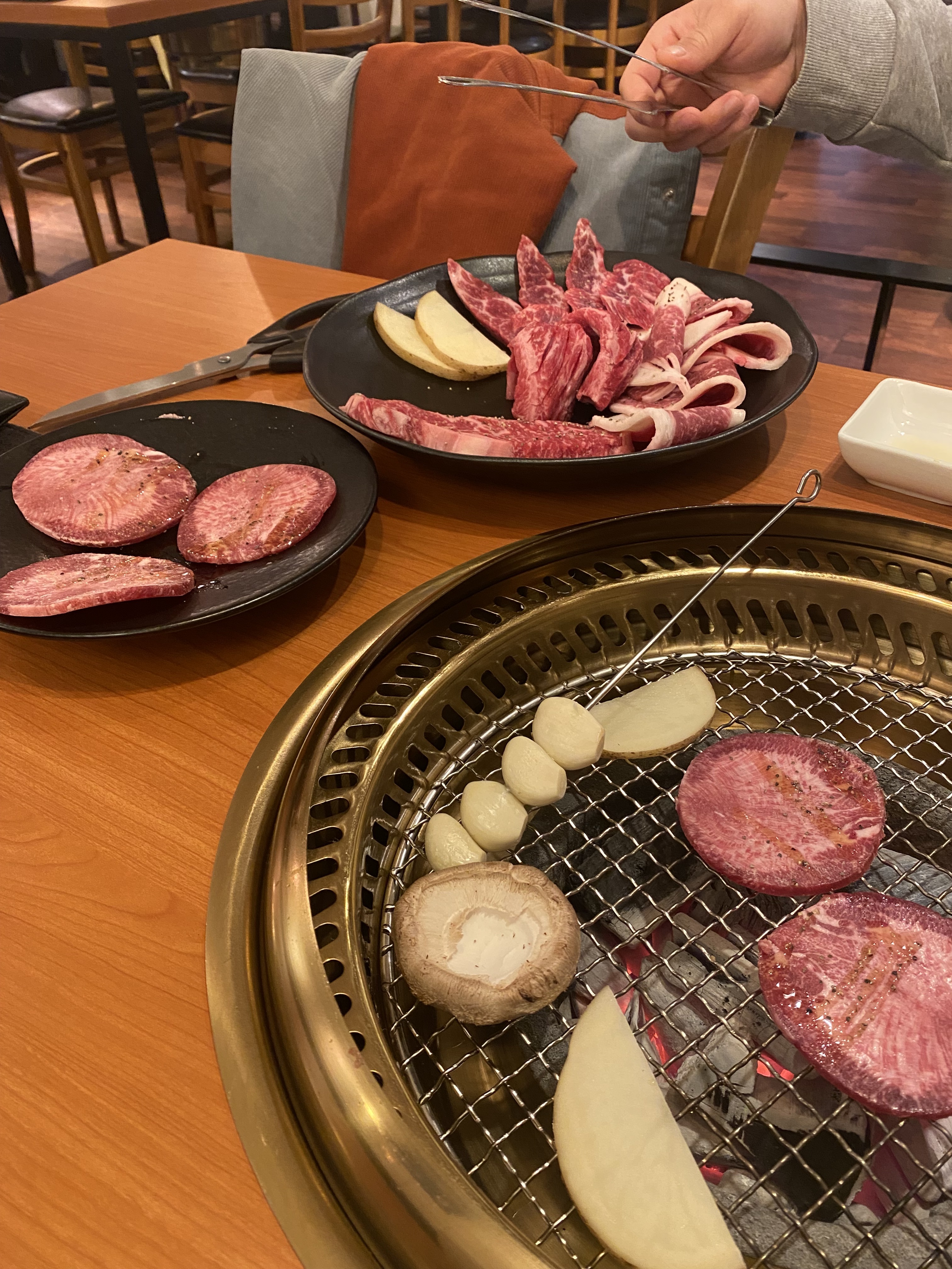 올해의 마지막에 먹는 식사인만큼 맛있고 분위기 좋은 곳에서 먹고싶었는데 여기가 딱 그런 곳