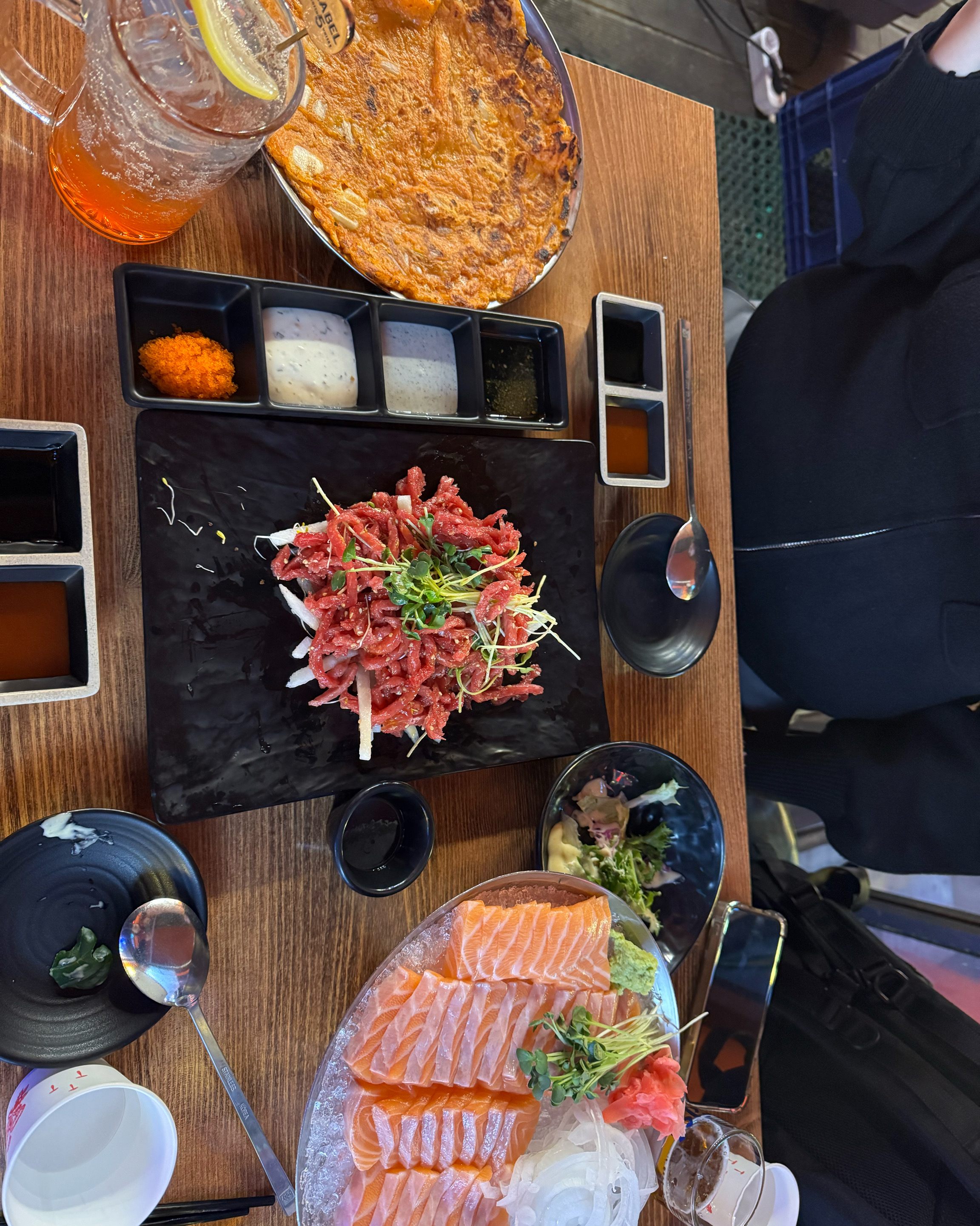  건대입구역 맛집 육회한연어 건대점