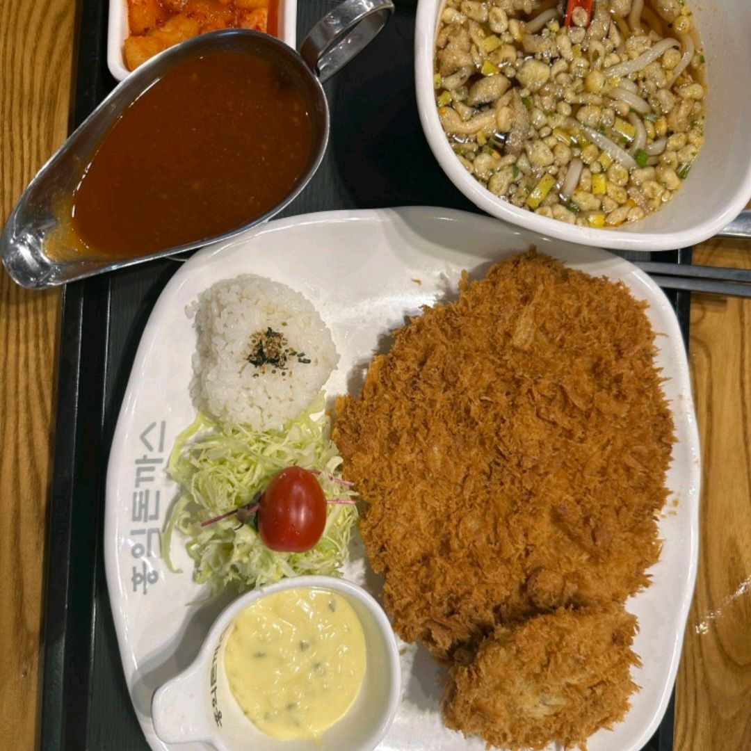 돈까스 먹고 싶을때 가끔 들립니다. 푸짐하게 먹고 친절해서 참 좋아요. - 남양주 별내 맛집 홍익돈까스 별내점