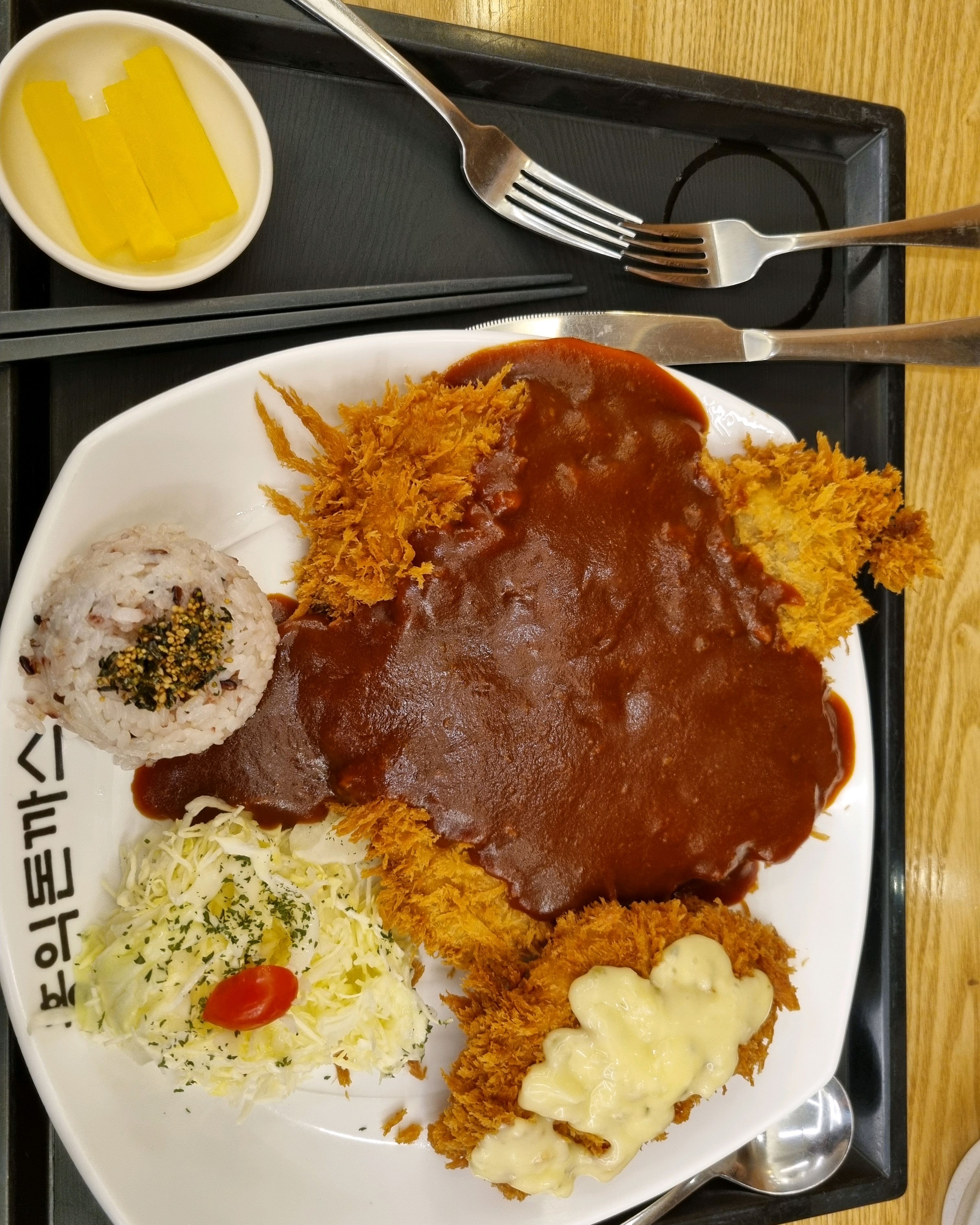 돈까스 맛있는데 안심까스보단 돈까스 정식이 맛있고 특히 생선까스가 맛있어요! 소스랑 - 계양구 맛집 홍익돈까스 인천계양점