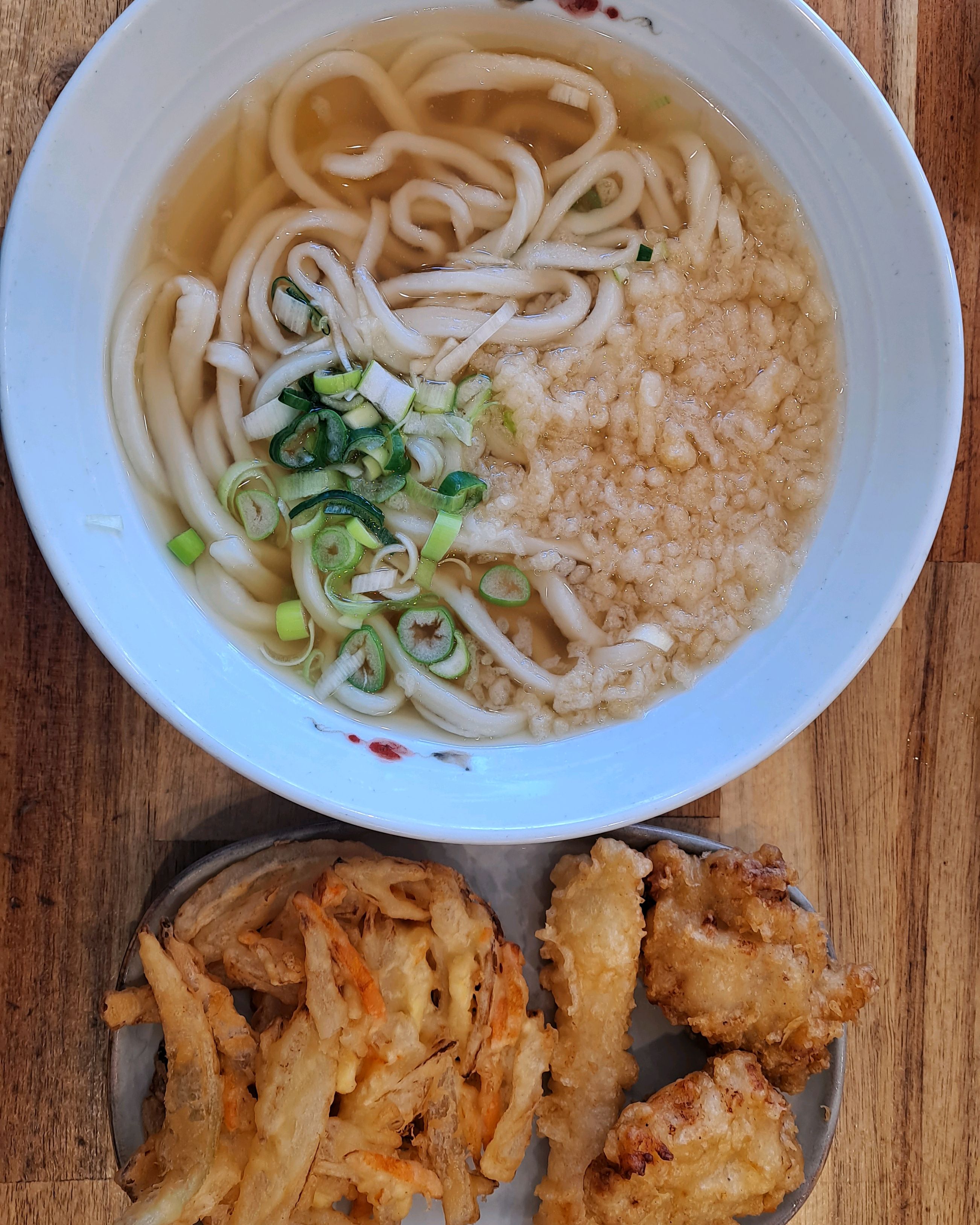월평동 맛집이어서 30분 웨이팅하며 입장! 와~우! 우동면을 수타로 만들고 있었고  토리텐