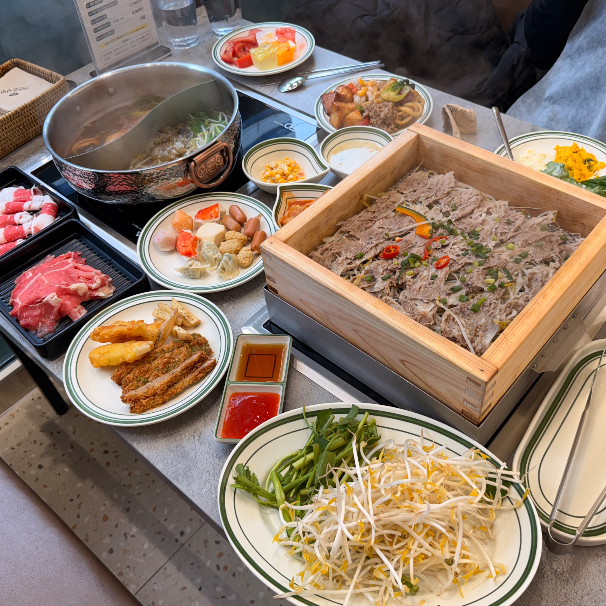 샤브샤브 너무 좋아하는데 편백찜과 같이 즐길 수 있는곳이라 너무 좋았어요 ! - 안양 맛집 샤브르정원 안양평촌점