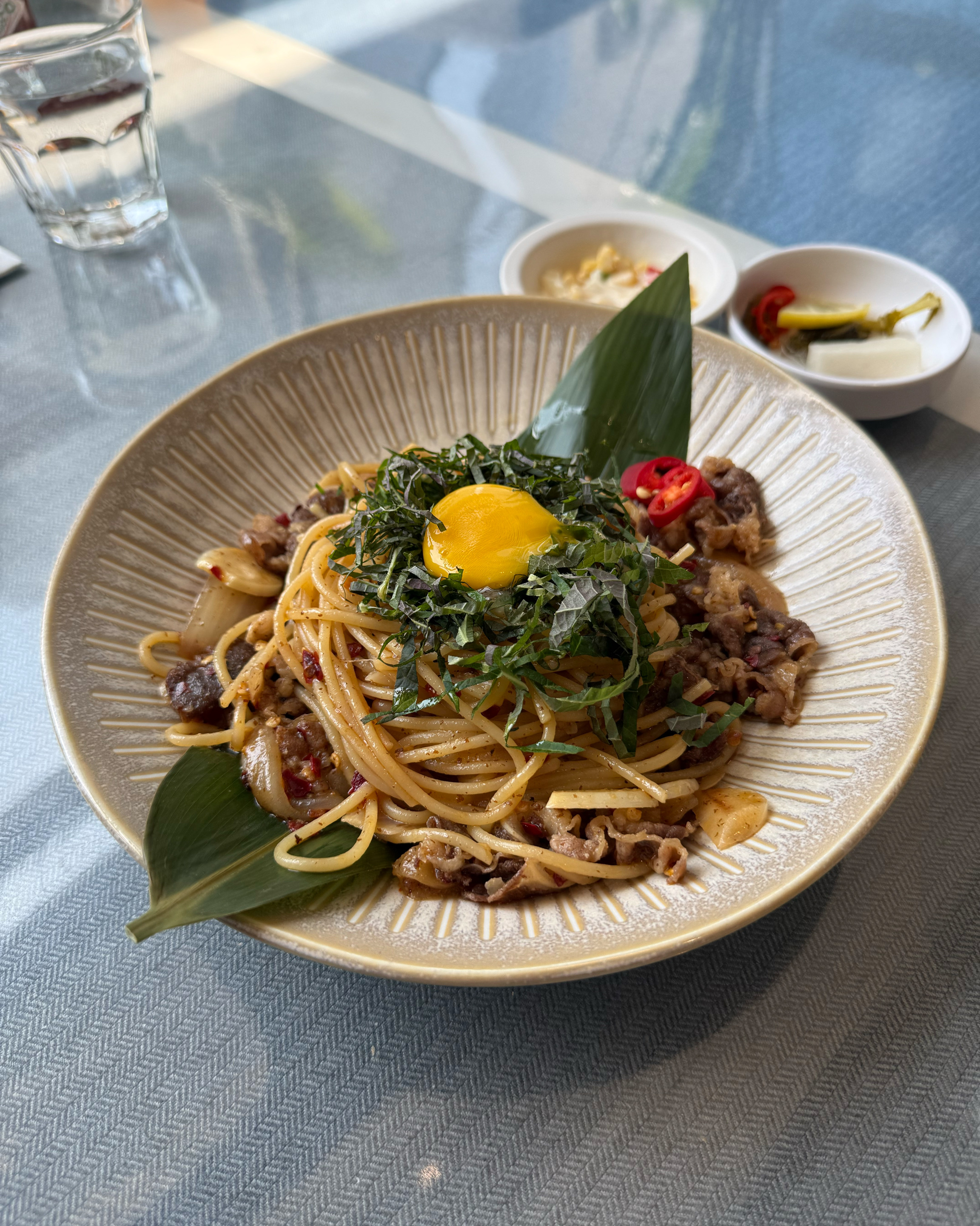 예전부터 꼭 오고 싶어서 저장해두었던 곳인데 근처 온김에 들렸어요. 파스타 두개를 포기 못