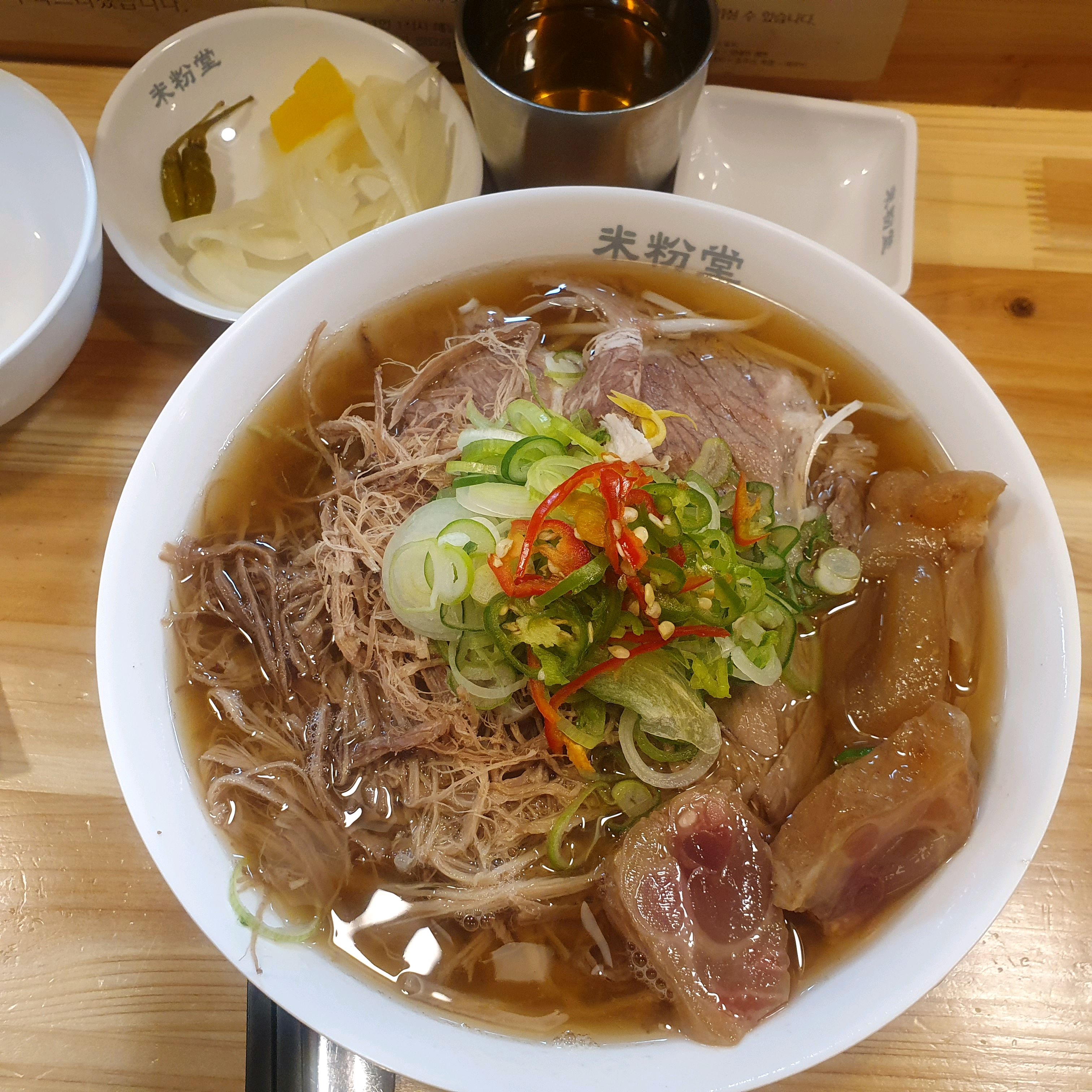 차돌양지힘줄 주문했습니다~~ 항상 맛있게 먹고 있어요. 양도 많고 소스랑 먹어도 꿀맛 추천