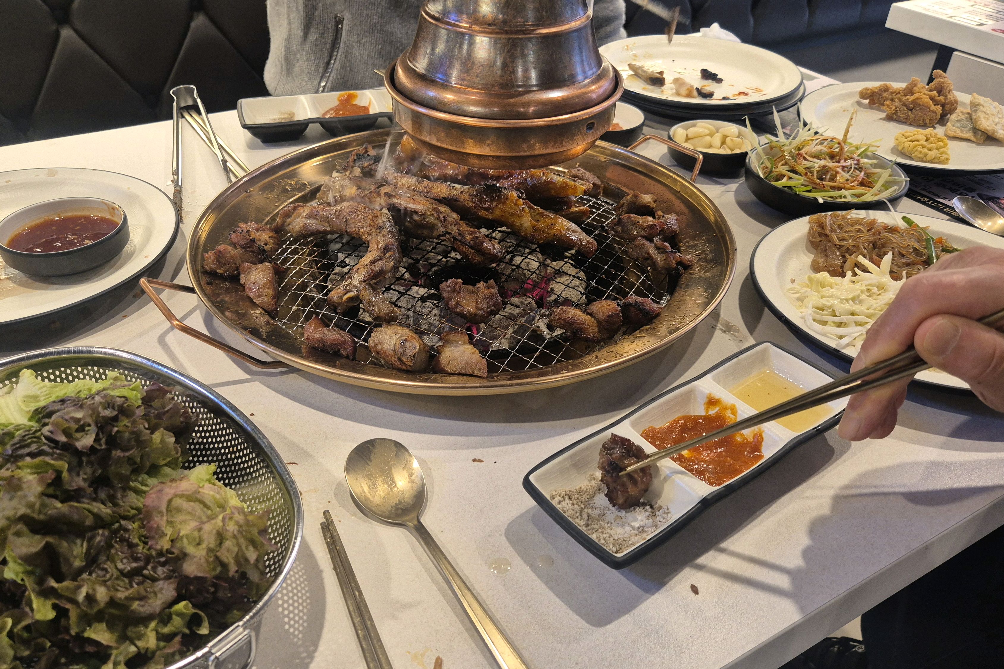 가족들 혹은 지인들과 함께 식사하기에 좋습니다~ 무엇보가 고기들이 전부 잡내가 안나고, 고