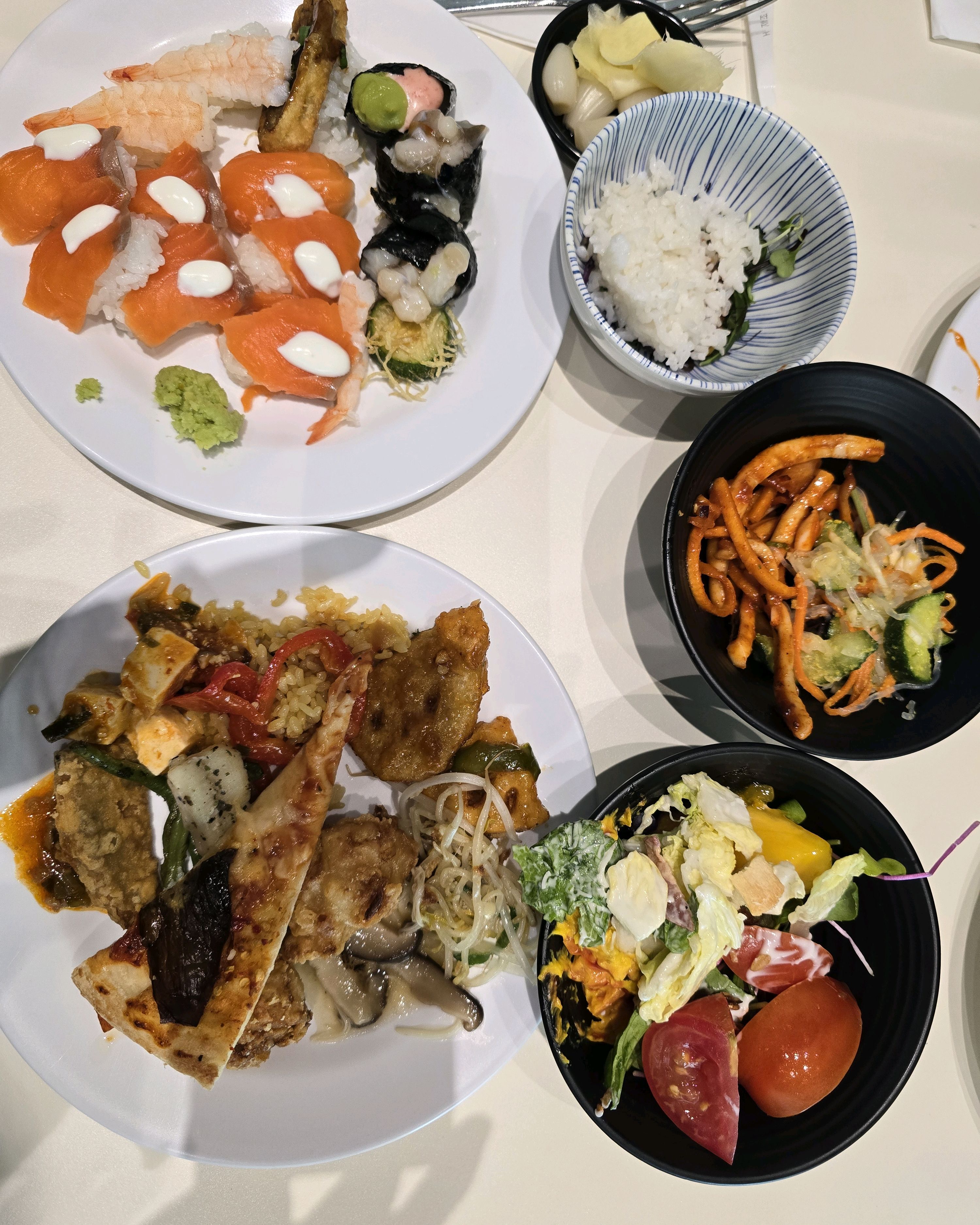 1시 안 돼서 갔는데 빈자리 있어서 바로 입장. - 구파발 맛집 애슐리퀸즈 롯데몰 은평점